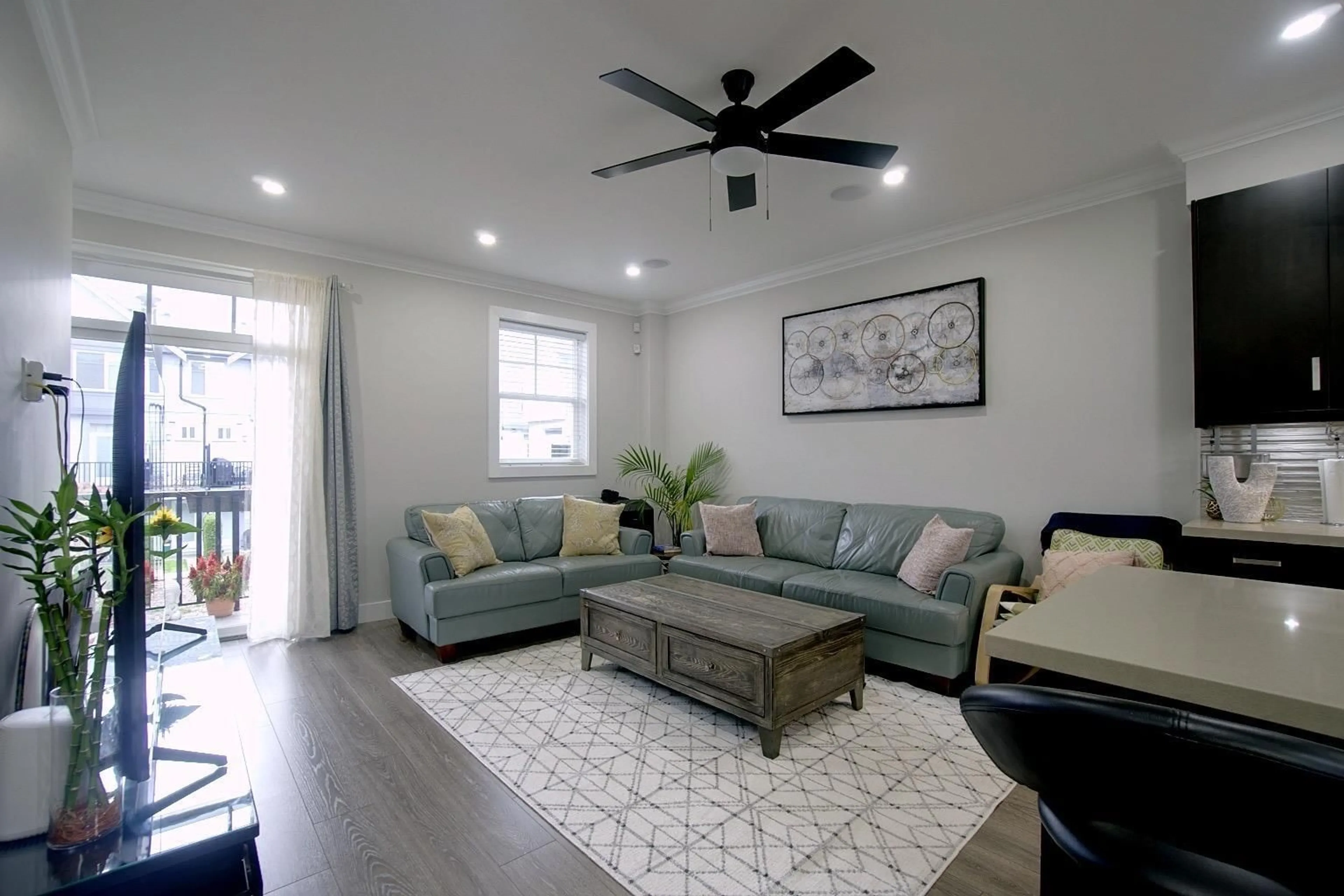 Living room with furniture, unknown for 10 - 7056 192 STREET, Surrey British Columbia V4N1N2