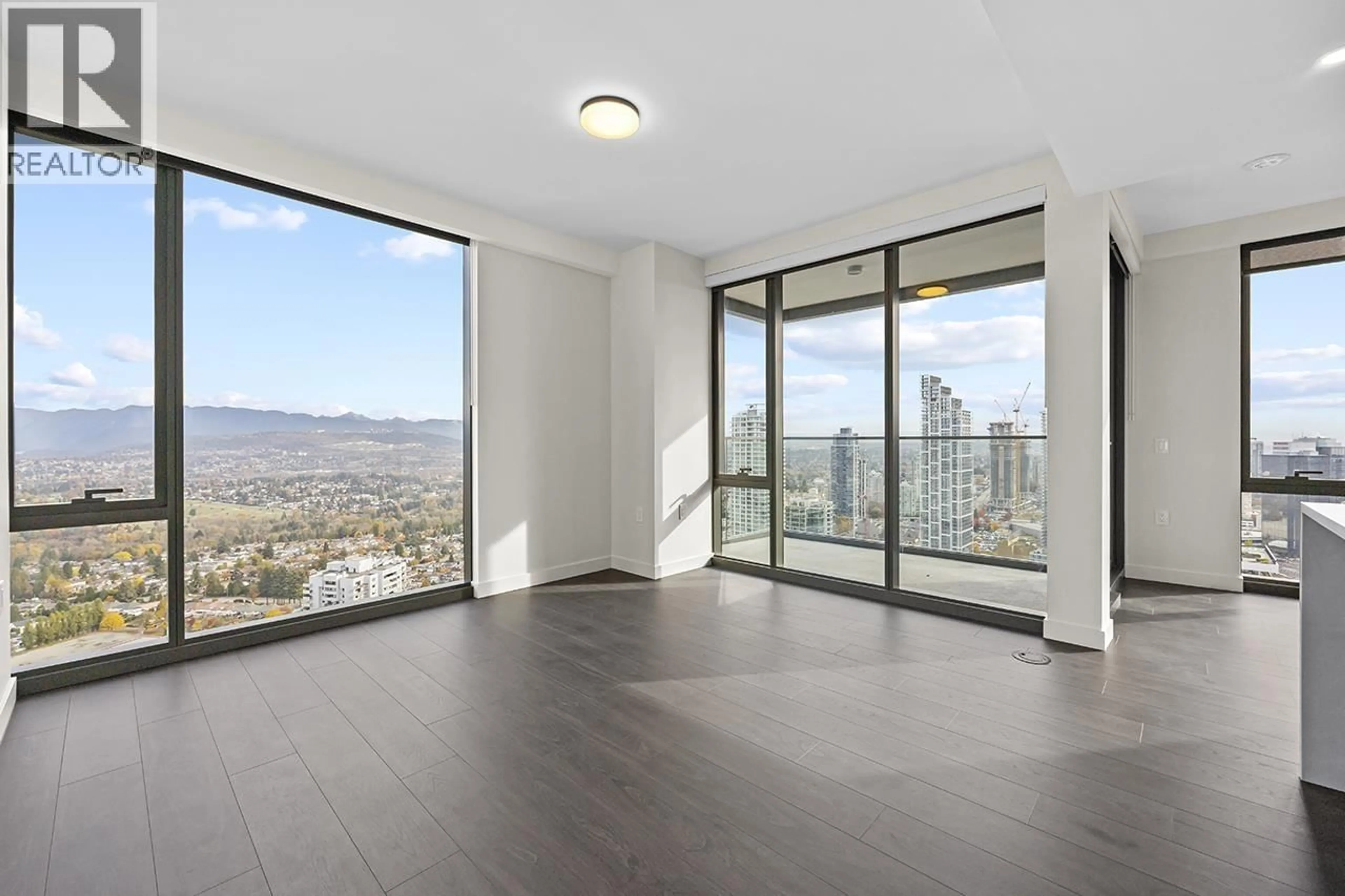 A pic of a room for 3808 - 5987 WILSON AVENUE, Burnaby British Columbia V5H0L7