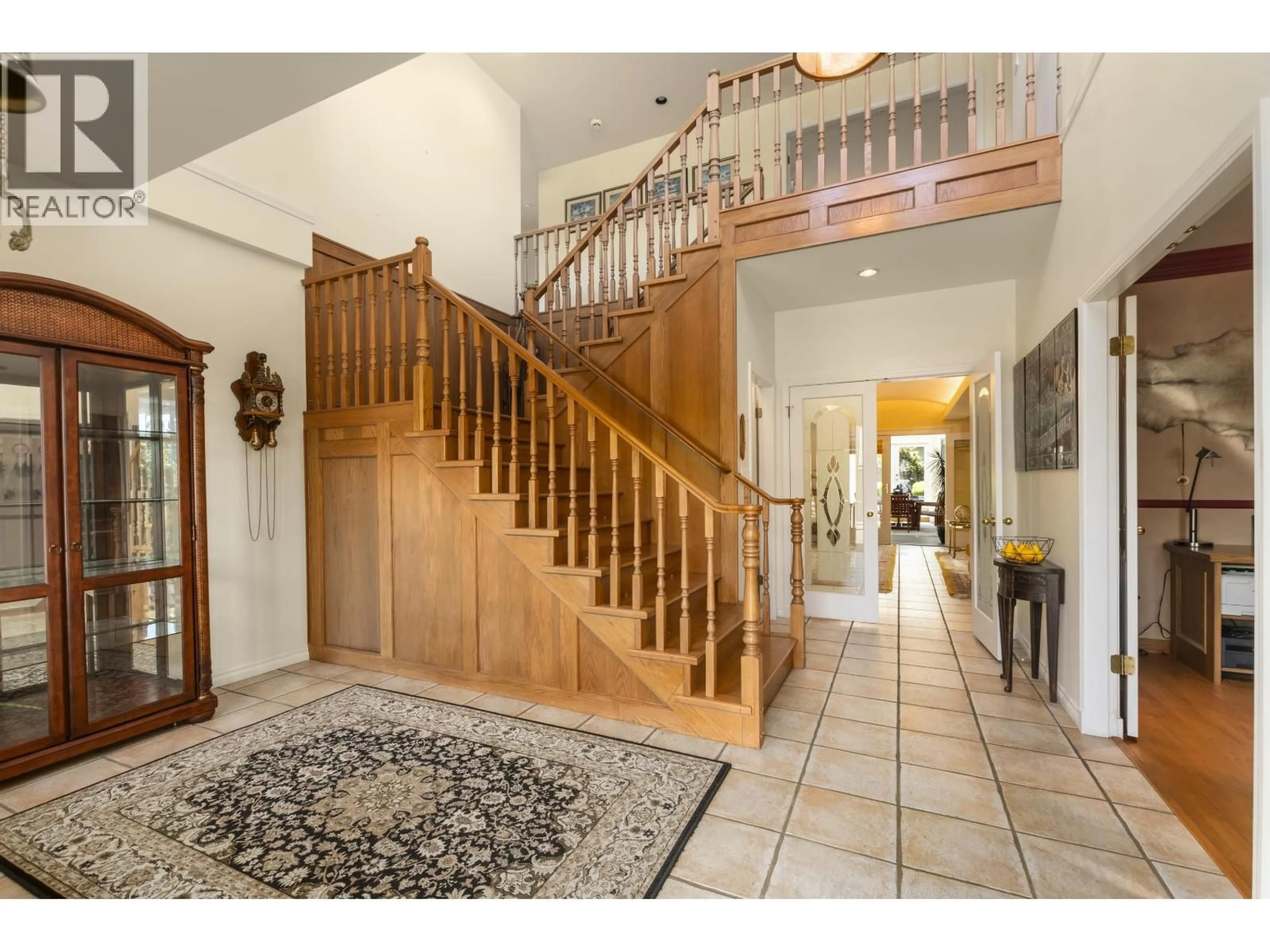 Indoor foyer for 6260 STEVESTON HIGHWAY, Richmond British Columbia V7E2K8