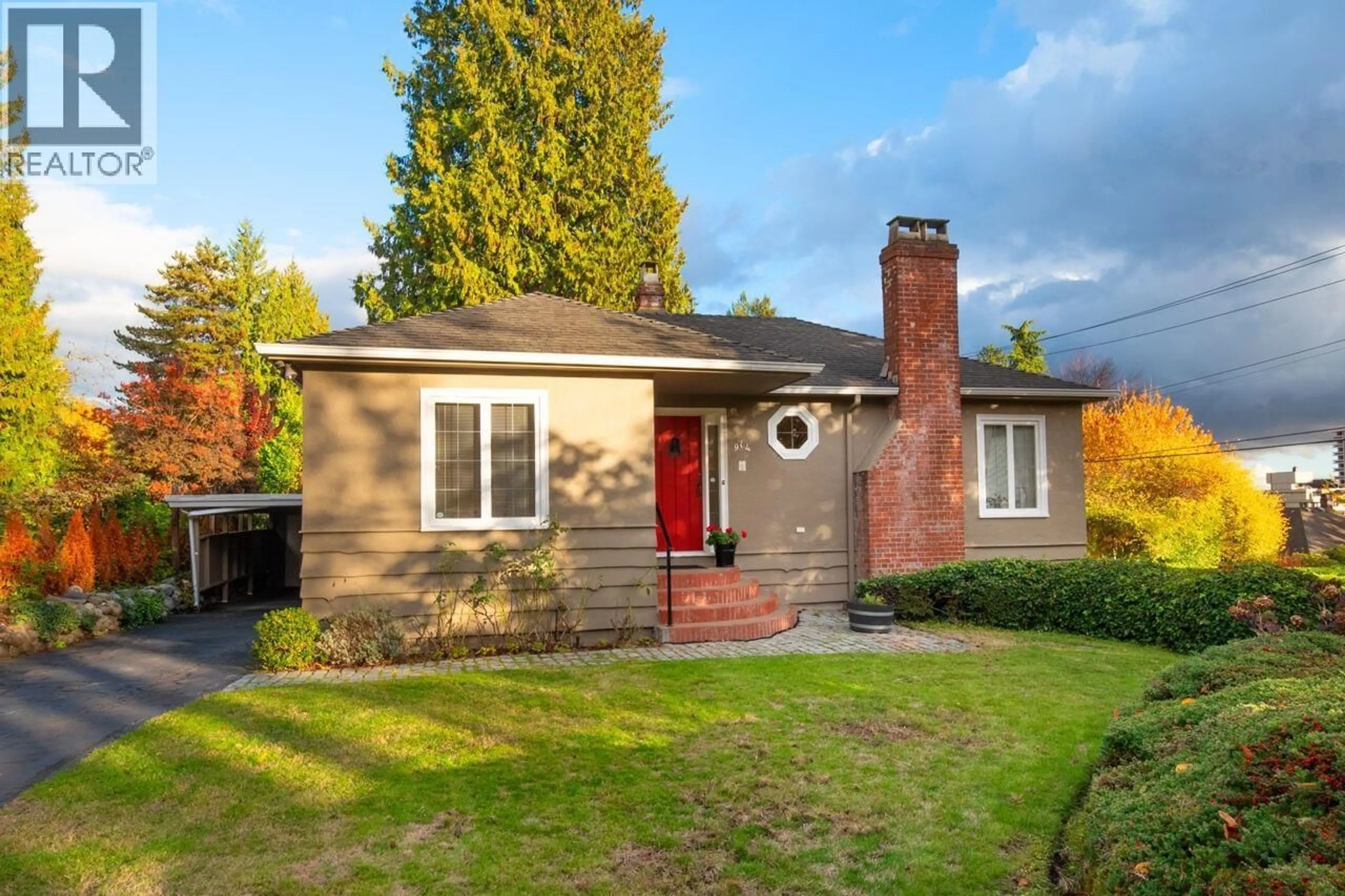 Home with brick exterior material, street for 914 17TH STREET, West Vancouver British Columbia V7V3T7