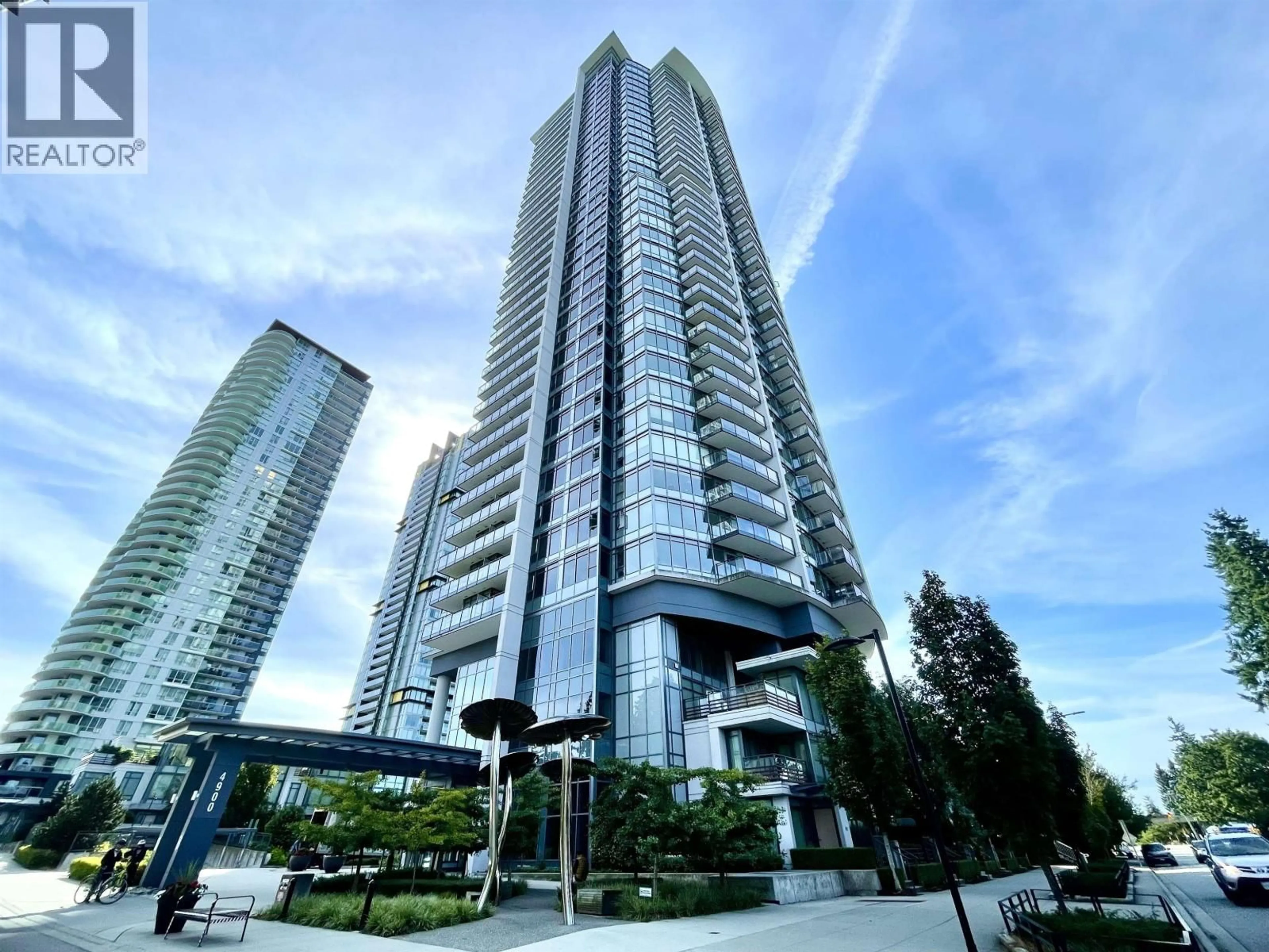 Indoor foyer for 2305 - 4900 LENNOX LANE, Burnaby British Columbia V5H0G9