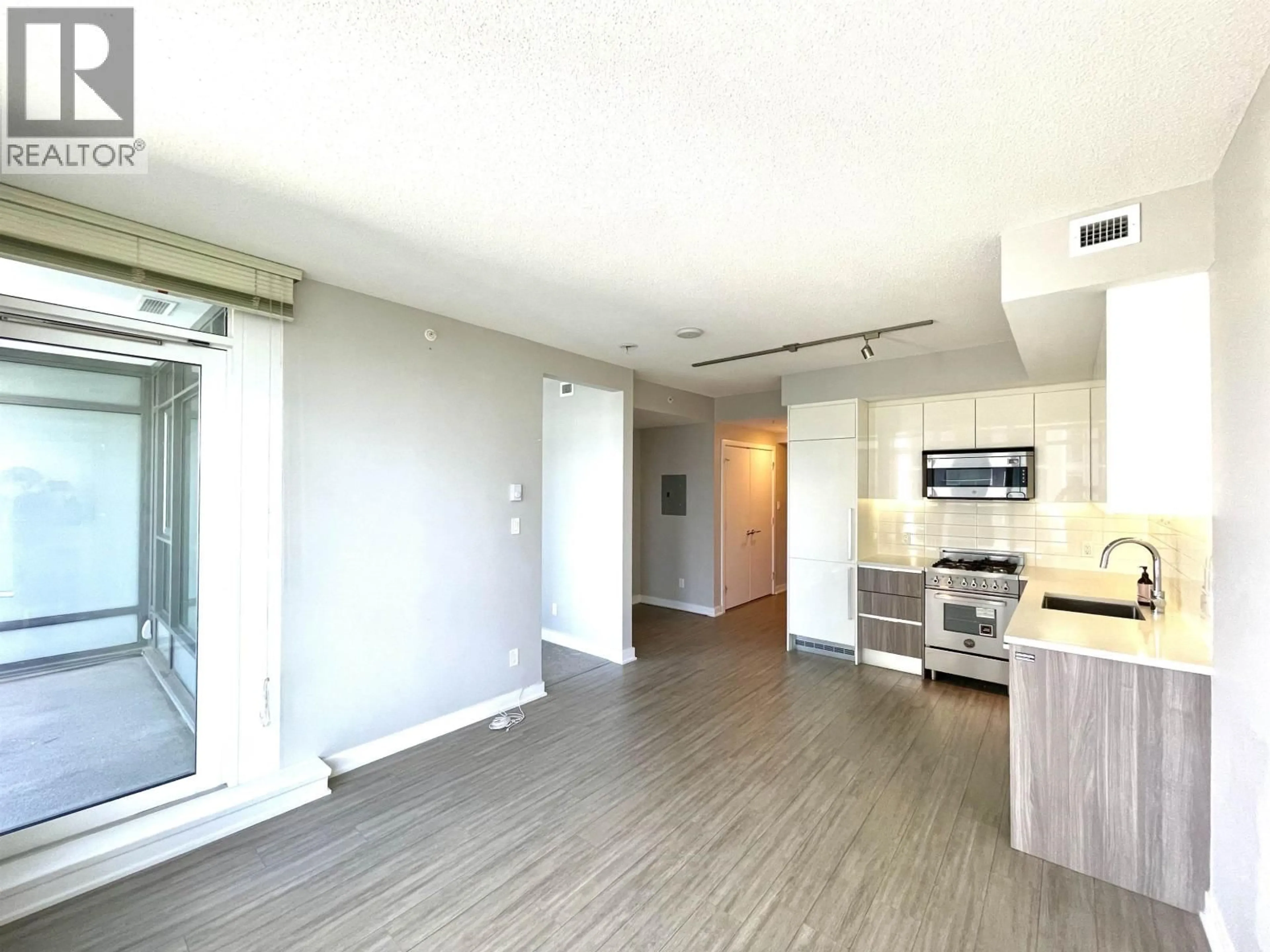 A pic of a room for 2305 - 4900 LENNOX LANE, Burnaby British Columbia V5H0G9