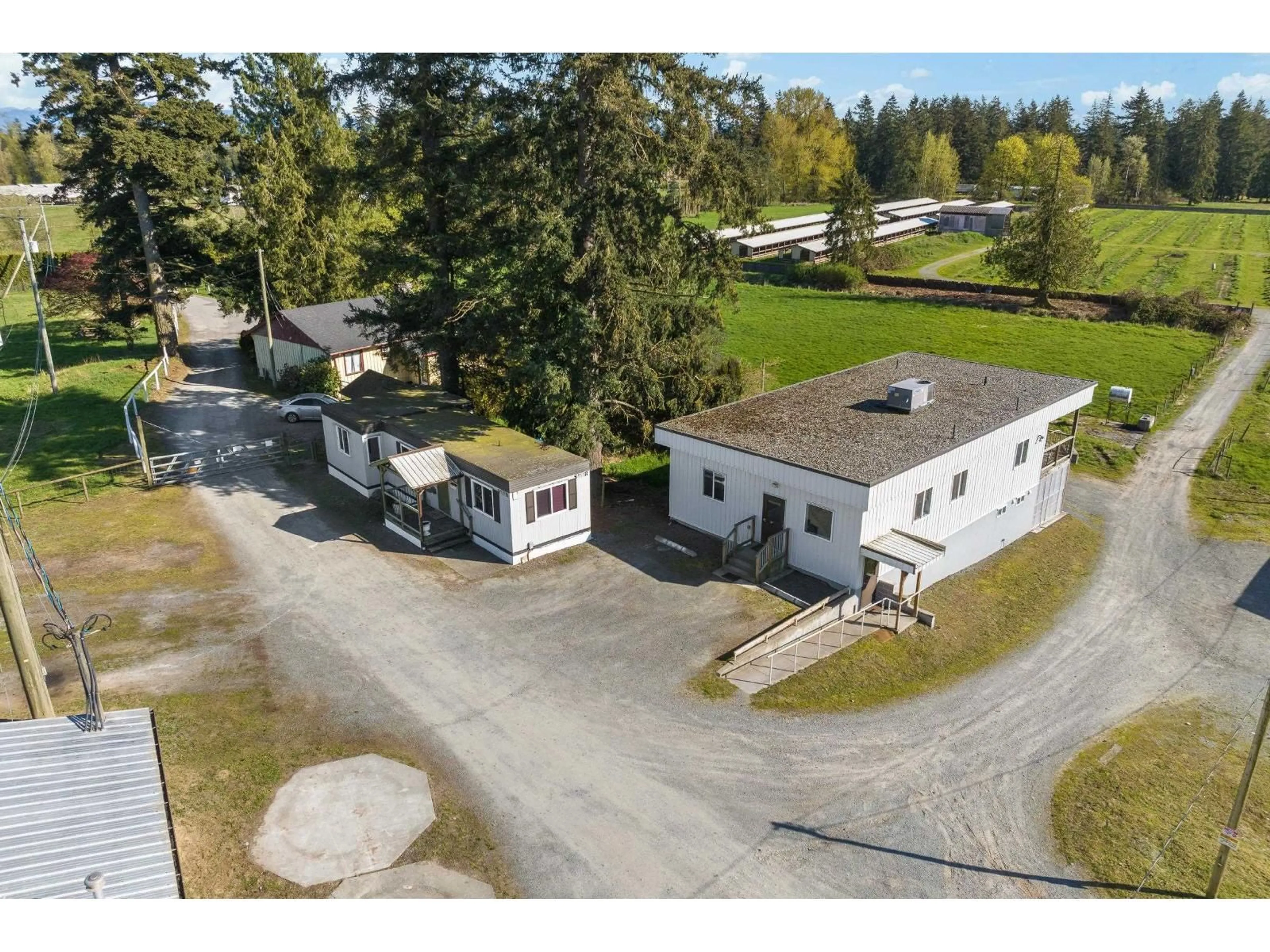 A pic from outside/outdoor area/front of a property/back of a property/a pic from drone, unknown for 711 256, Langley British Columbia V4W2H7
