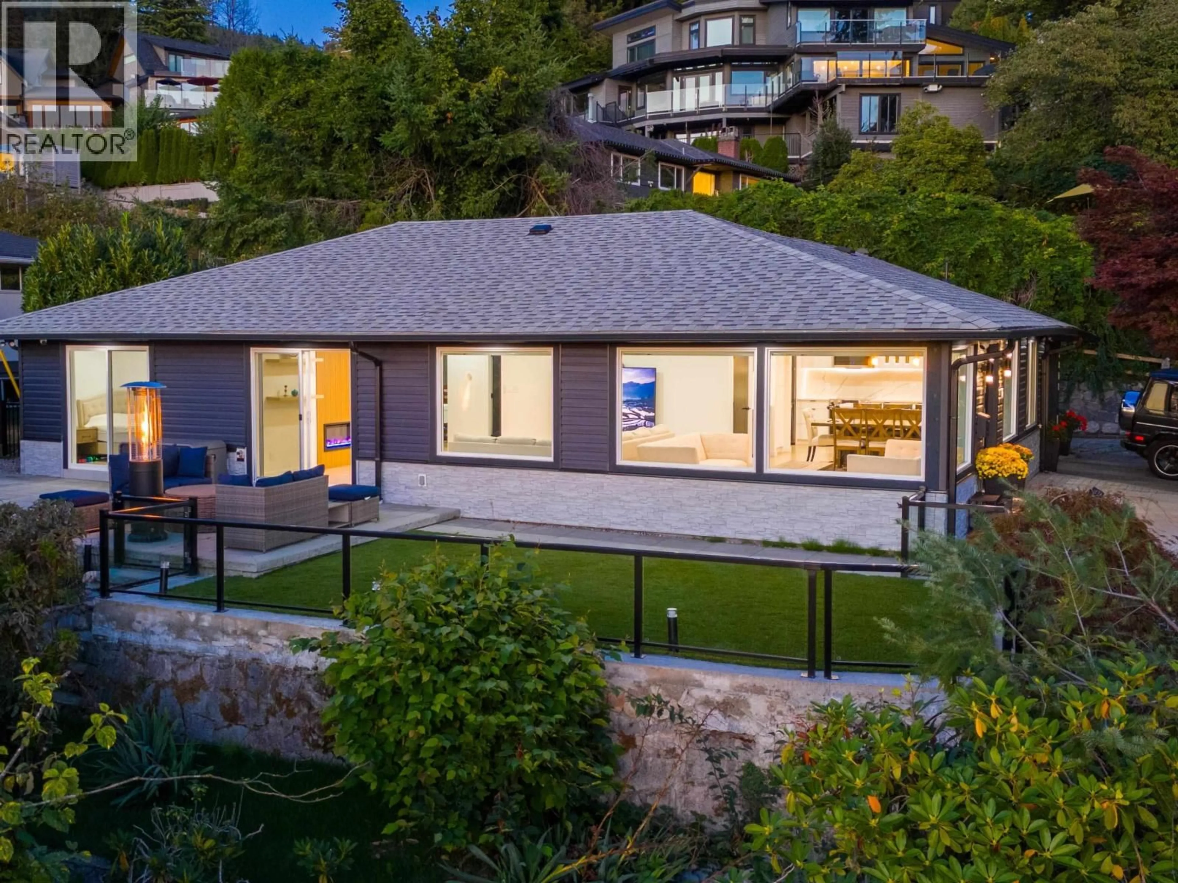 Unknown for 3812 DALKEITH DRIVE, North Vancouver British Columbia V7N3N6