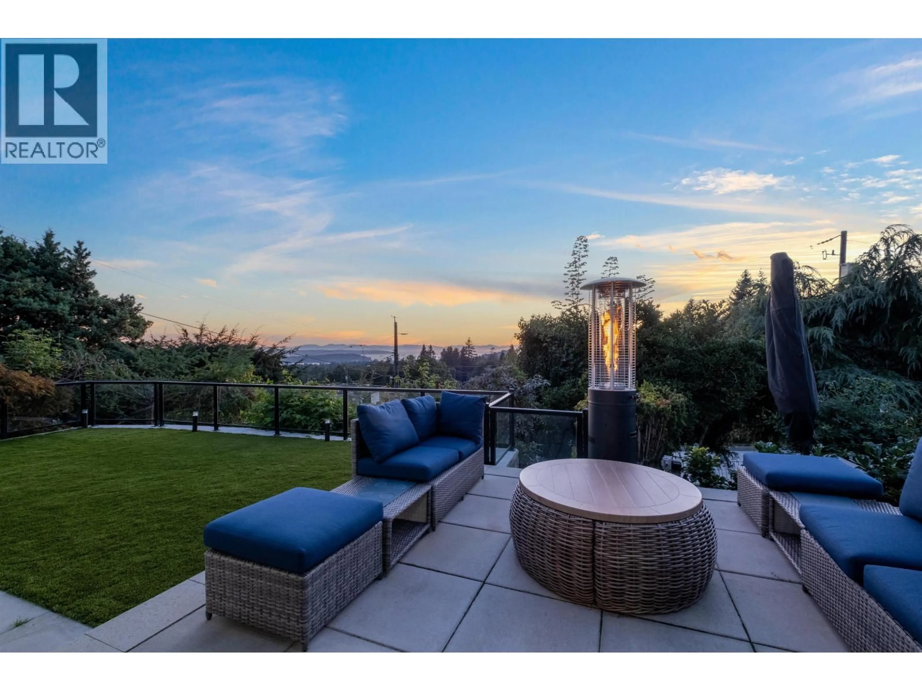 Patio, unknown for 3812 DALKEITH DRIVE, North Vancouver British Columbia V7N3N6