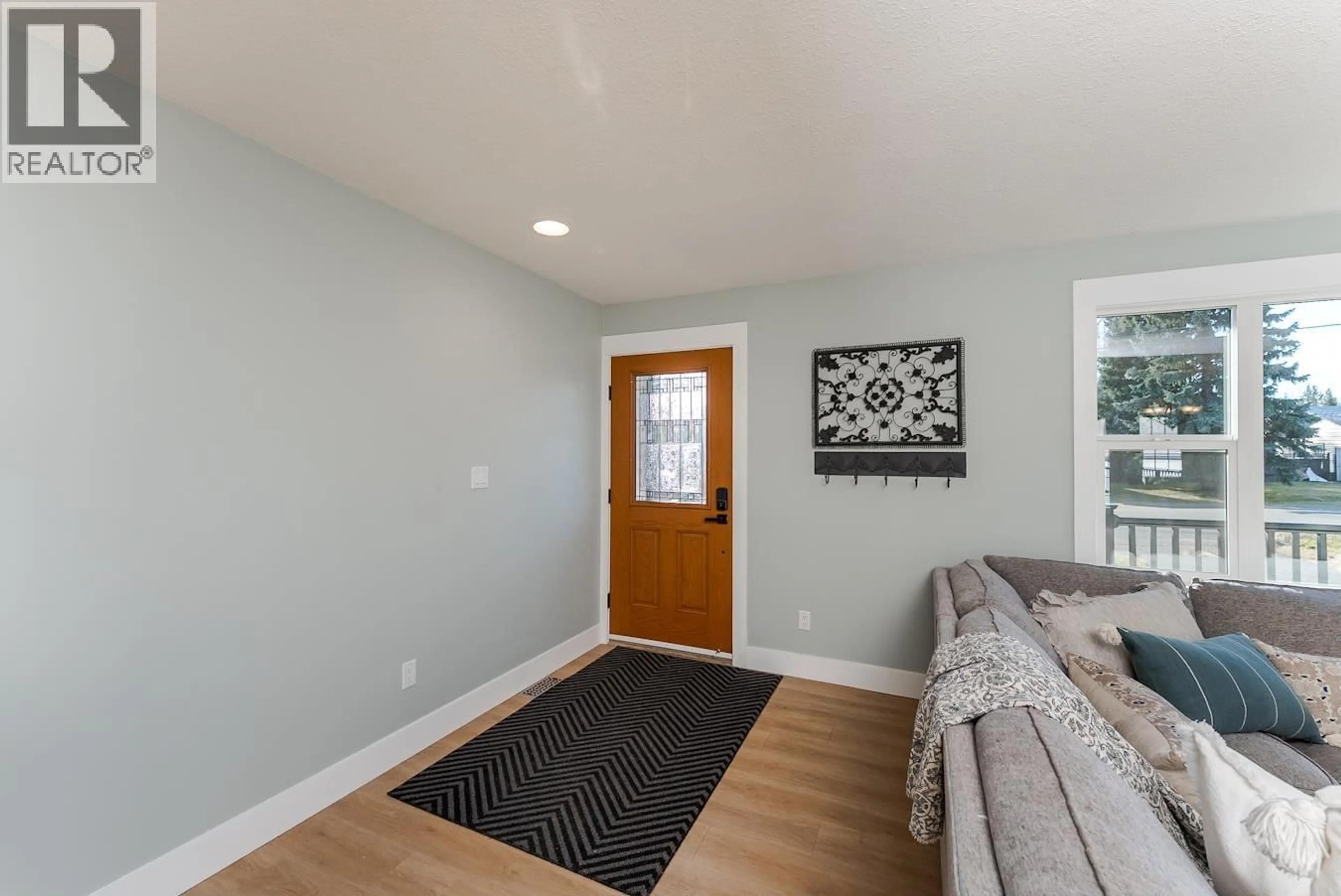 Indoor entryway for 3139 WALLACE CRESCENT, Prince George British Columbia V2K3V4