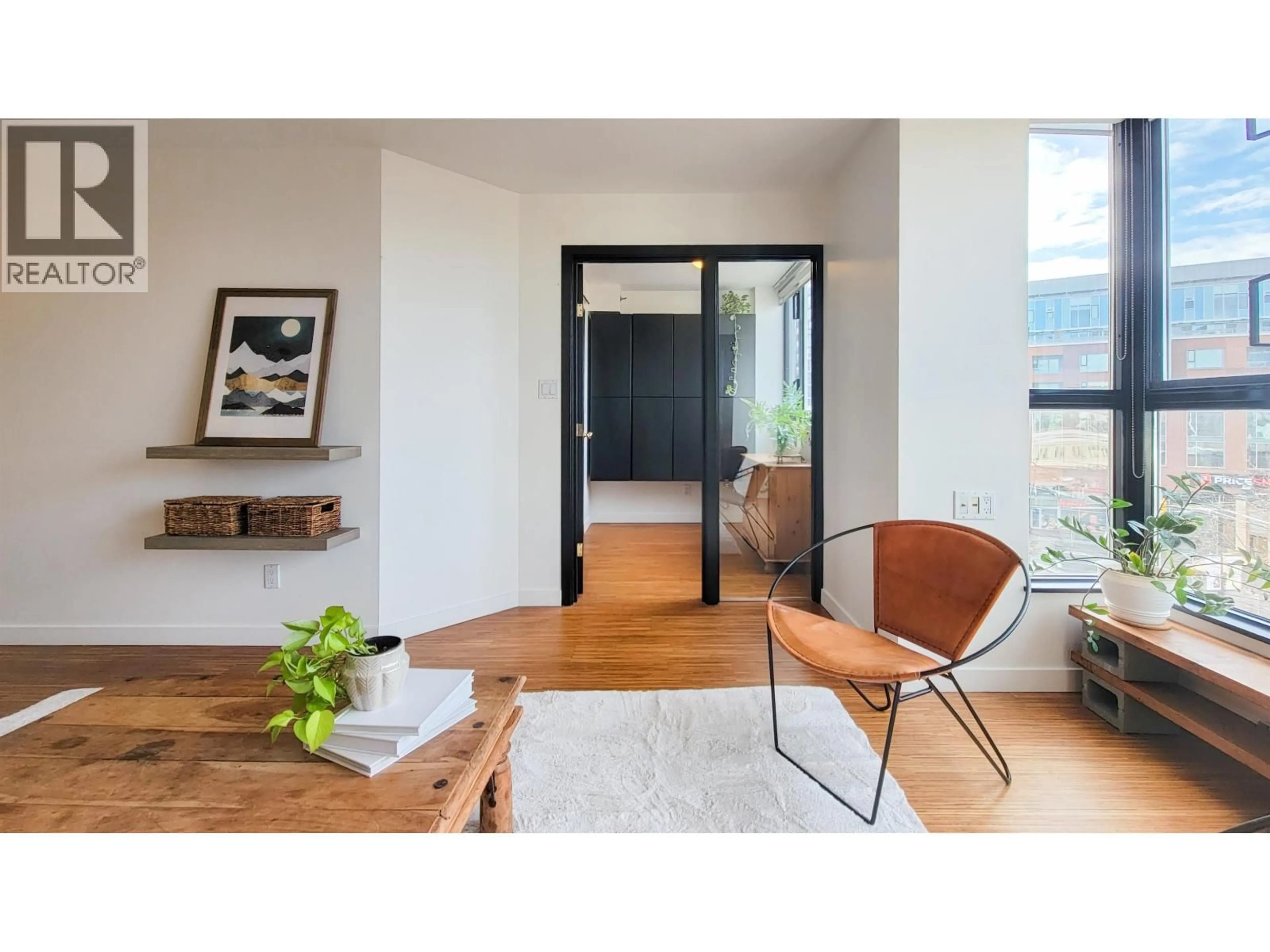 Indoor entryway for 503 - 288 8TH AVENUE, Vancouver British Columbia V5T4S8