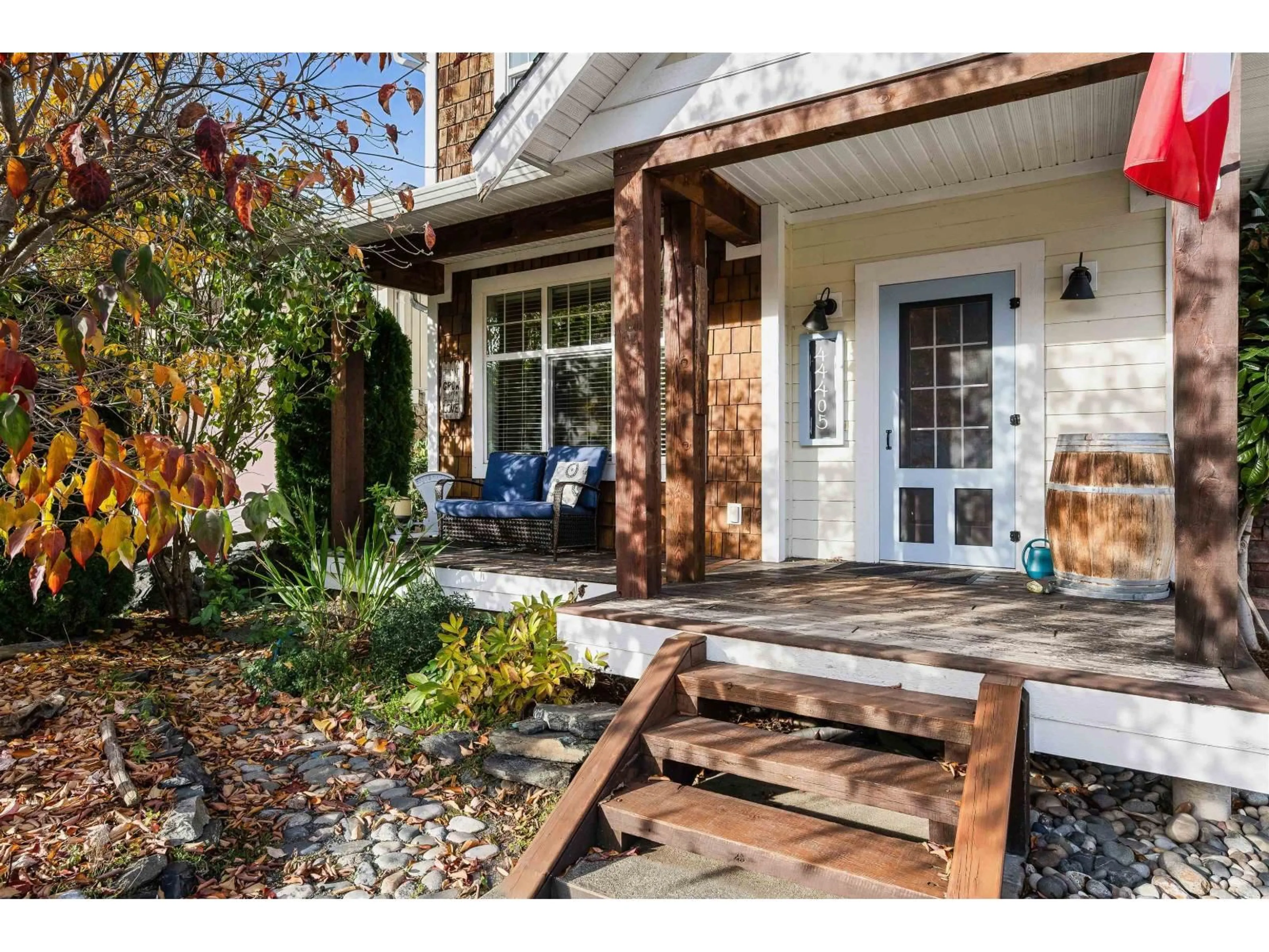 Indoor entryway for 44405 MCLAREN DRIVE, Chilliwack British Columbia V2R0A3
