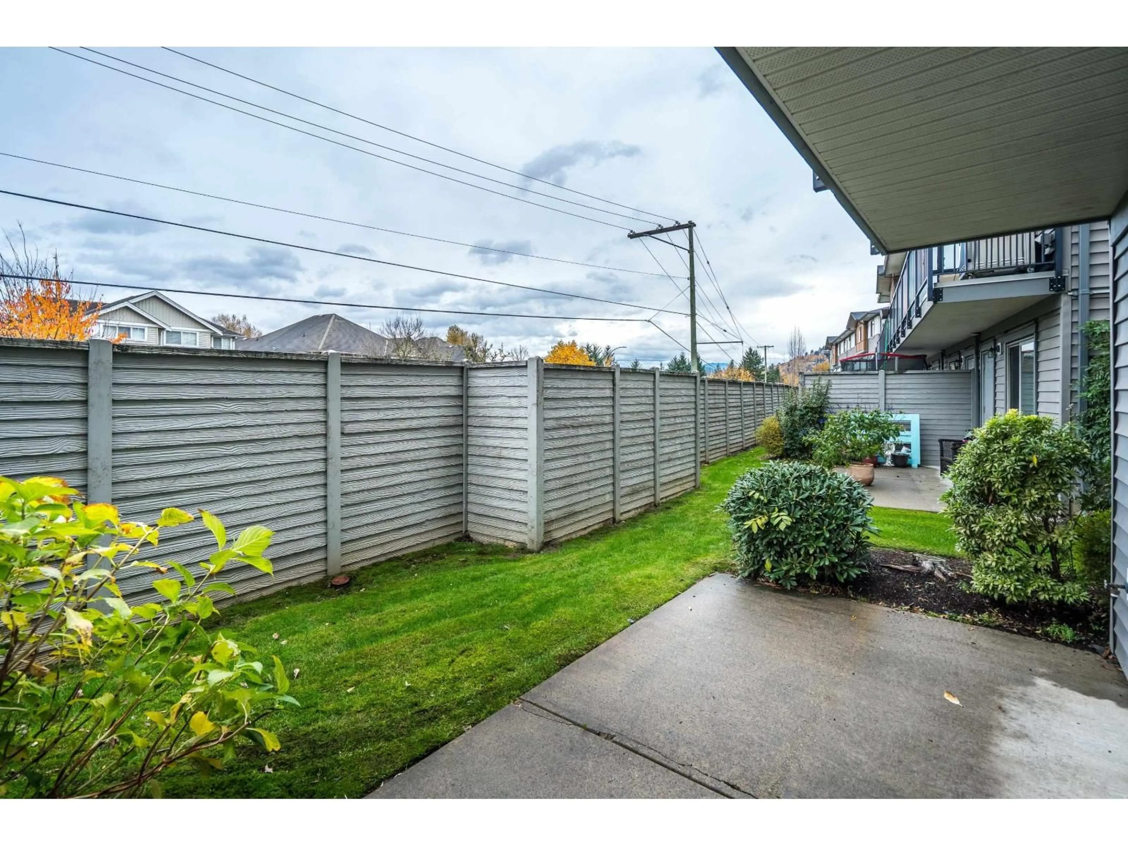 Patio, street for 90 - 34248 KING, Abbotsford British Columbia V2S0B1