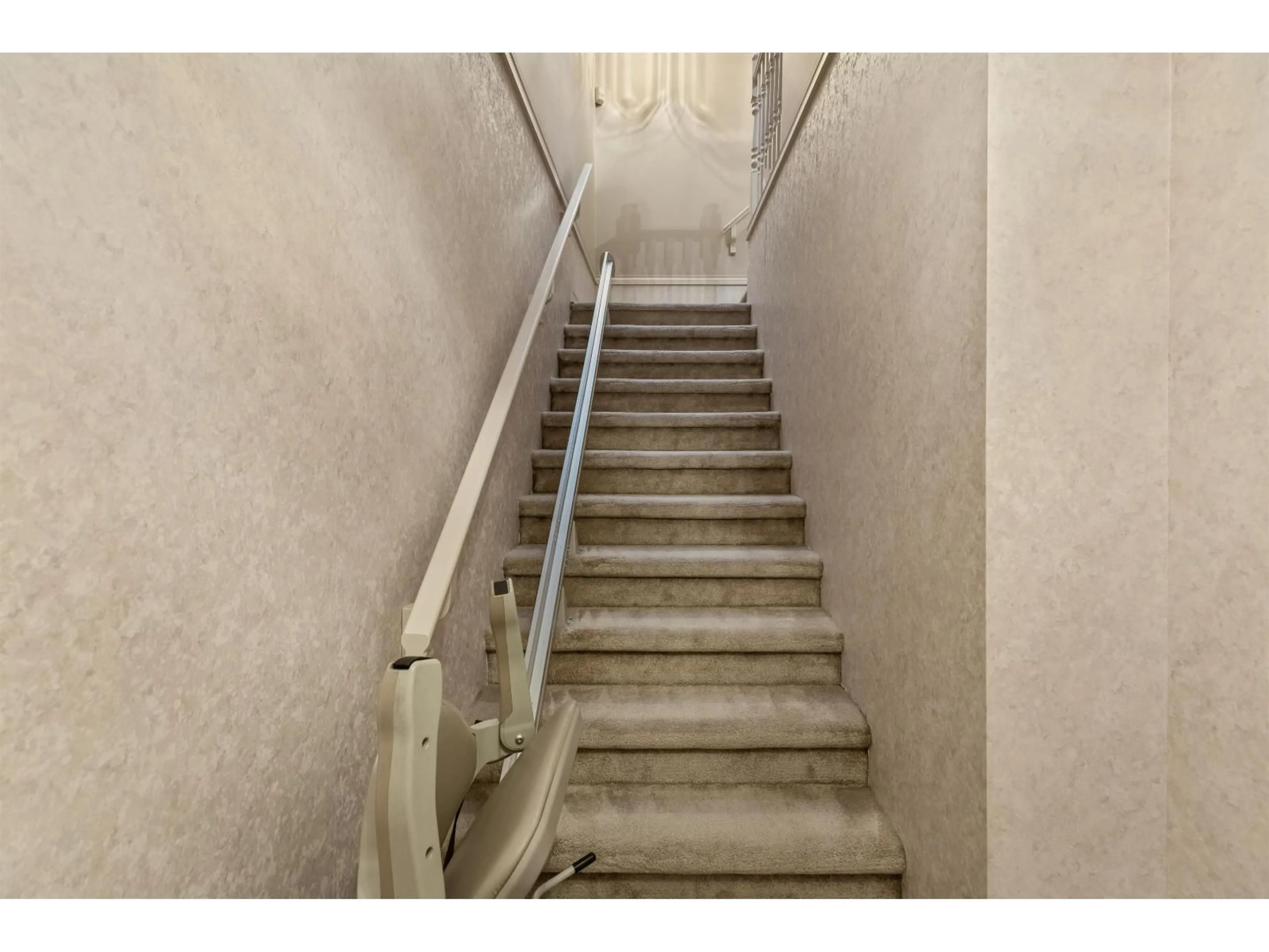 Stairs for 39 - 3115 TRAFALGAR, Abbotsford British Columbia V2S8C5