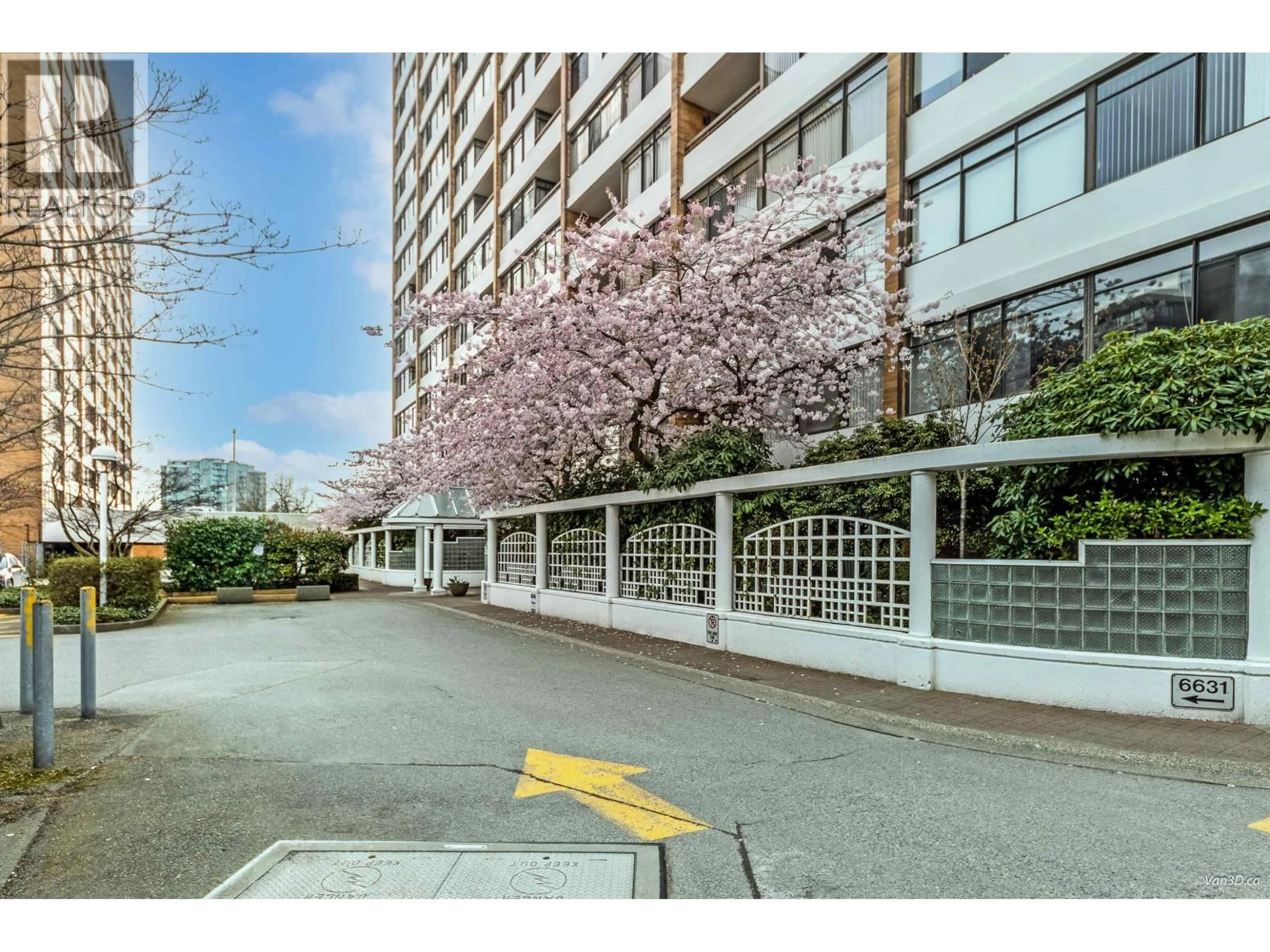 Patio, street for 1209 - 6631 MINORU BOULEVARD, Richmond British Columbia V6Y1Z1