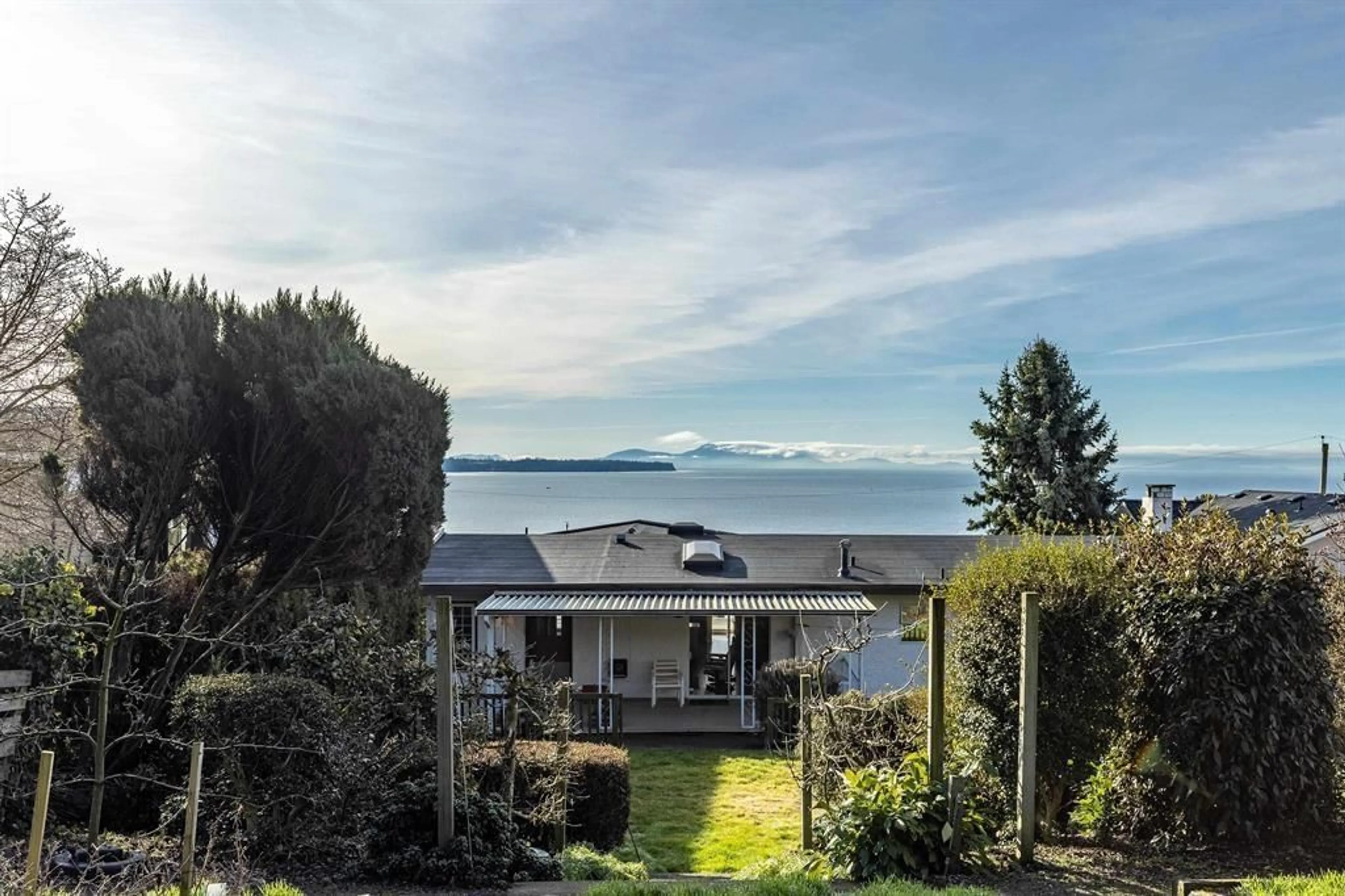 A pic from outside/outdoor area/front of a property/back of a property/a pic from drone, water/lake/river/ocean view for 14371 SUNSET, White Rock British Columbia V4B2V4