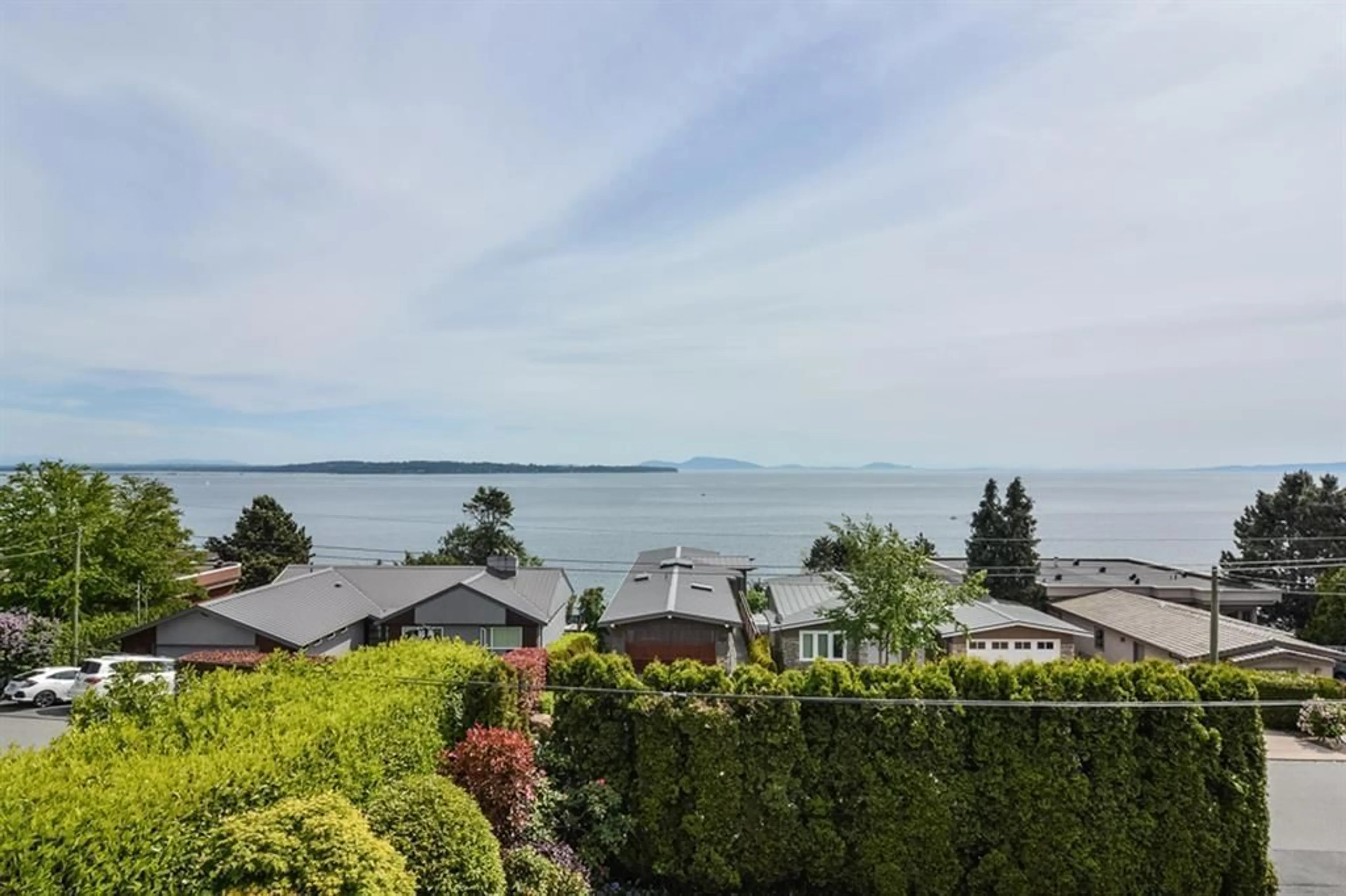 A pic from outside/outdoor area/front of a property/back of a property/a pic from drone, water/lake/river/ocean view for 14371 SUNSET, White Rock British Columbia V4B2V4