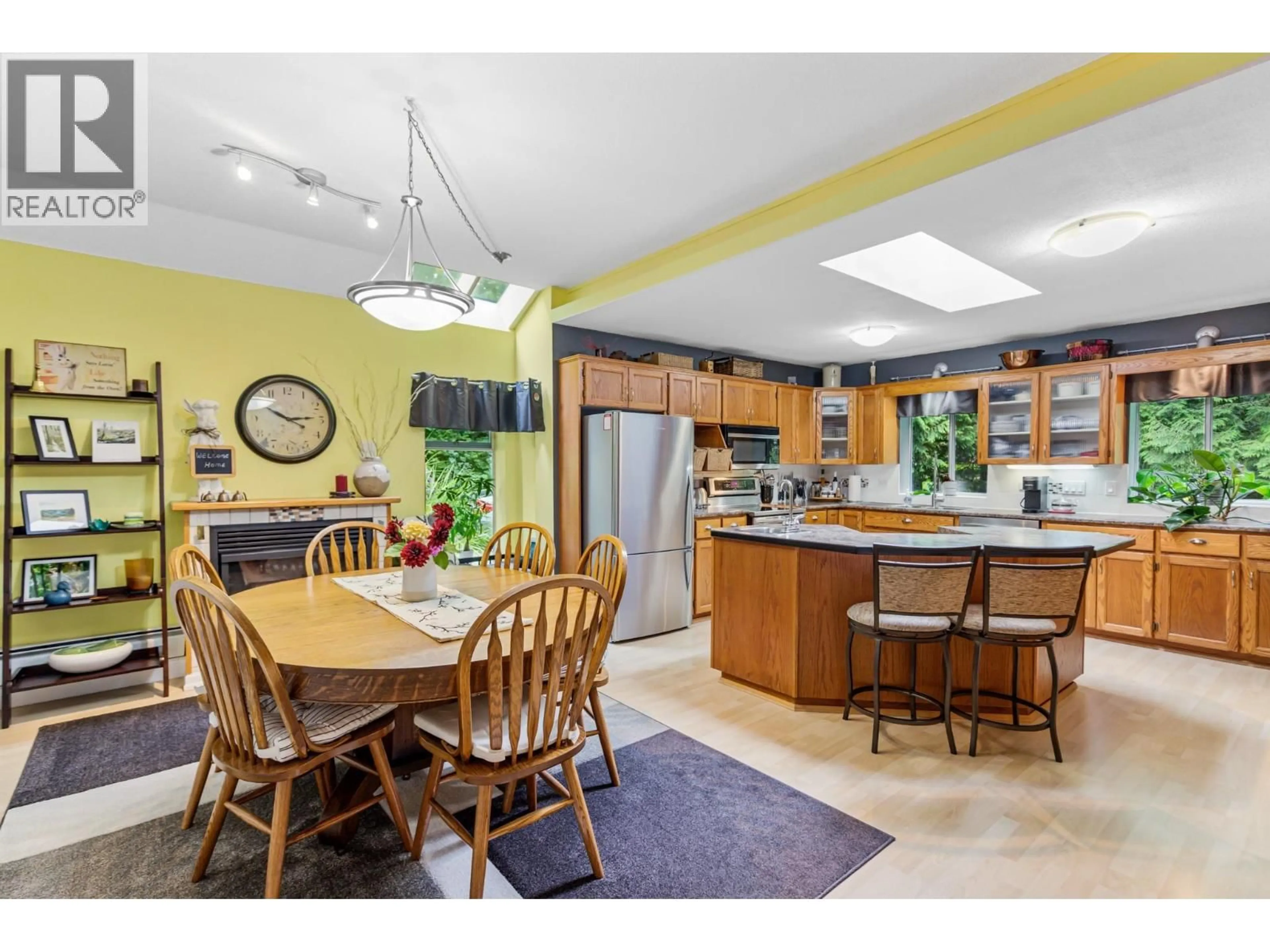 Open concept kitchen, ceramic/tile floor for 11193 284 STREET, Maple Ridge British Columbia V2W1L8