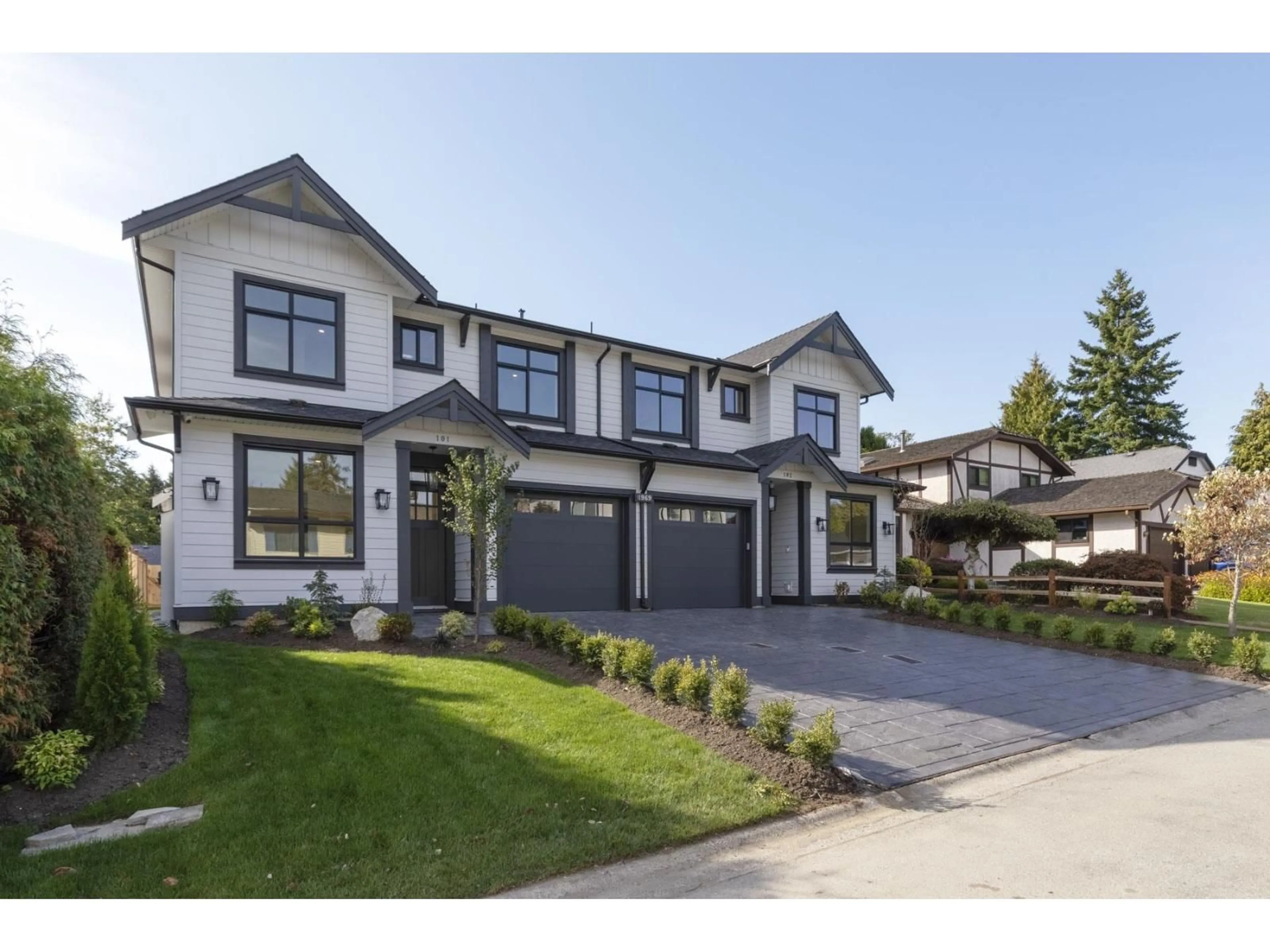 Home with brick exterior material, street for 102 - 1969 148A STREET, Surrey British Columbia V4A6R6