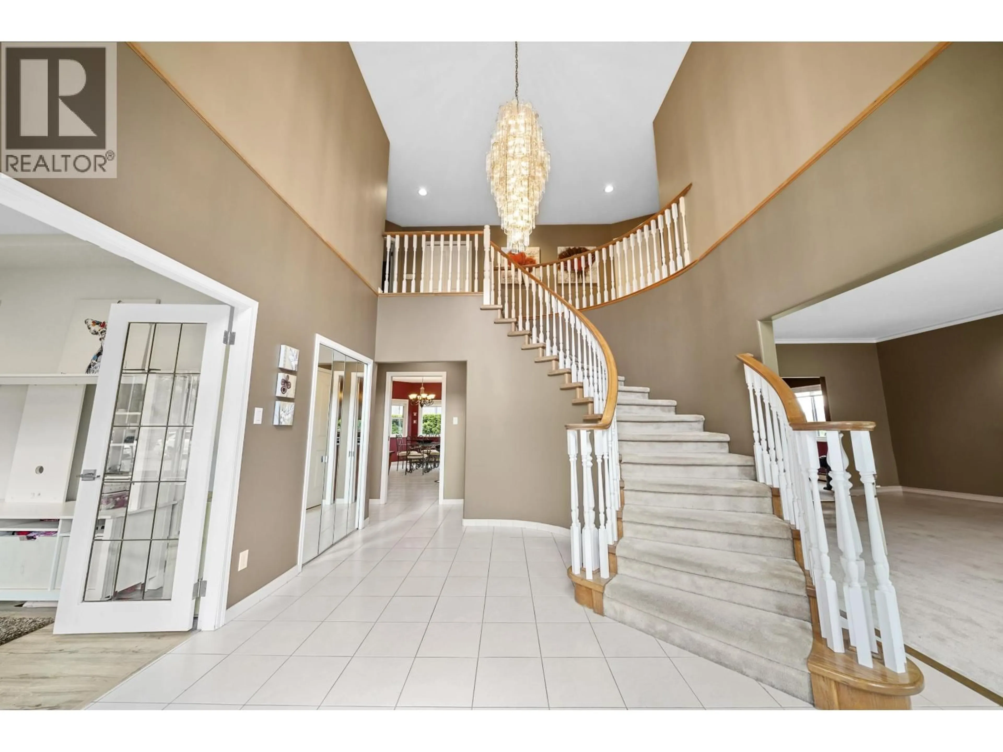 Indoor foyer for 2288 LECLAIR DRIVE, Coquitlam British Columbia V3K6P5