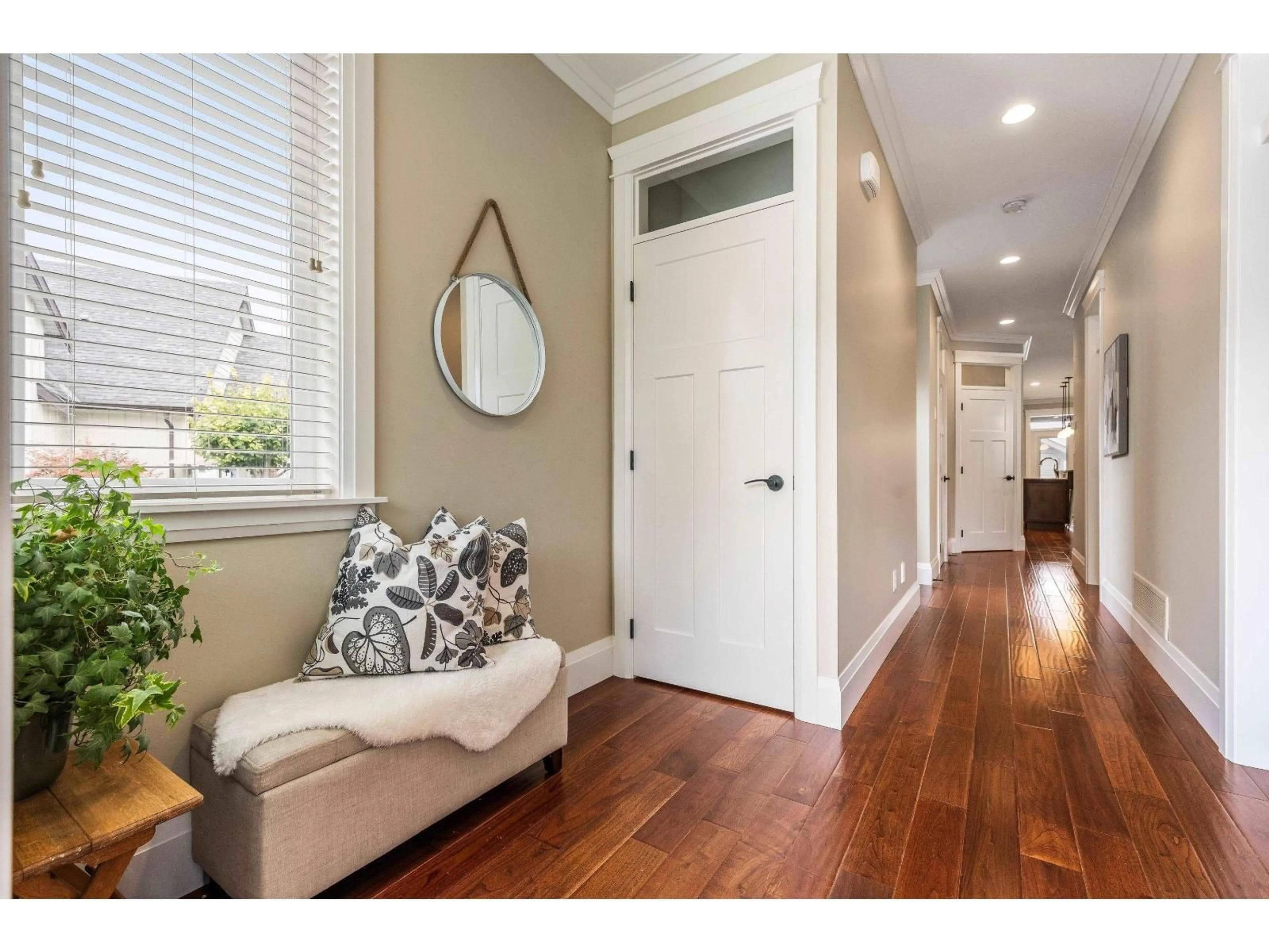 Indoor entryway for 2 - 5882 COWICHAN STREET, Chilliwack British Columbia V2R0G8