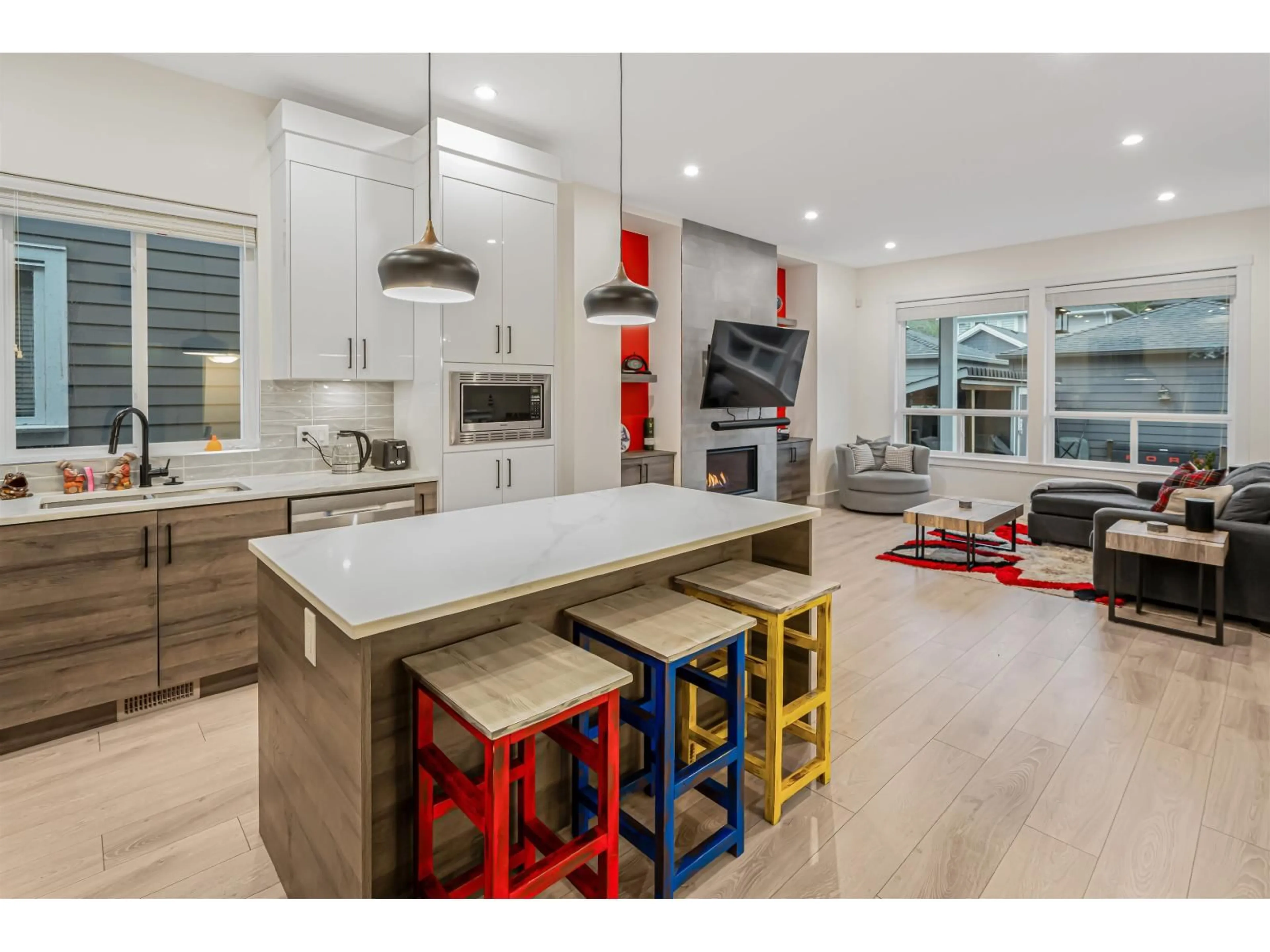 Open concept kitchen, unknown for 17188 1, Surrey British Columbia V3Z9R2