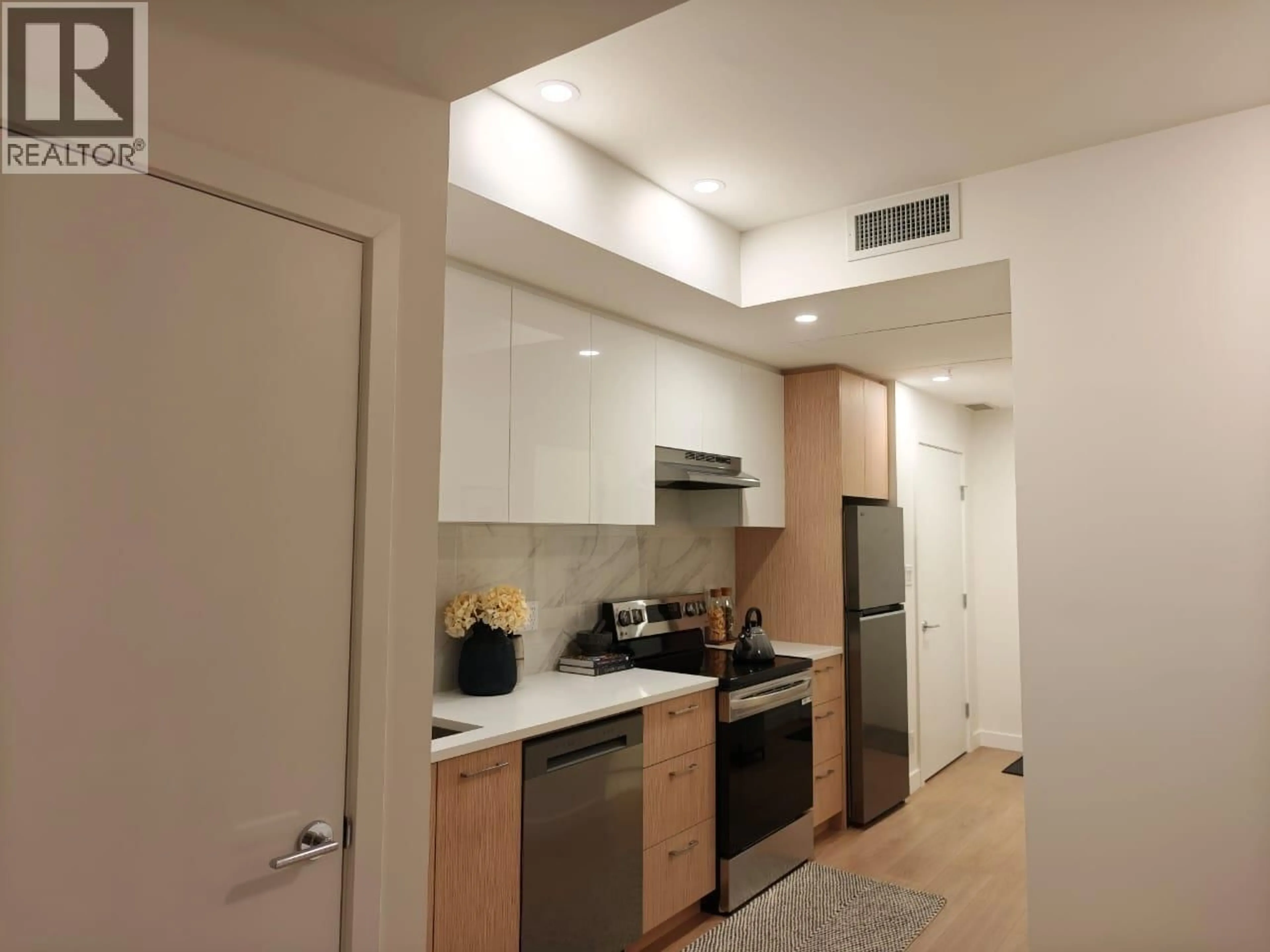 Standard kitchen, unknown for 601 - 150 JAMES ROAD, Port Moody British Columbia V3H2S4