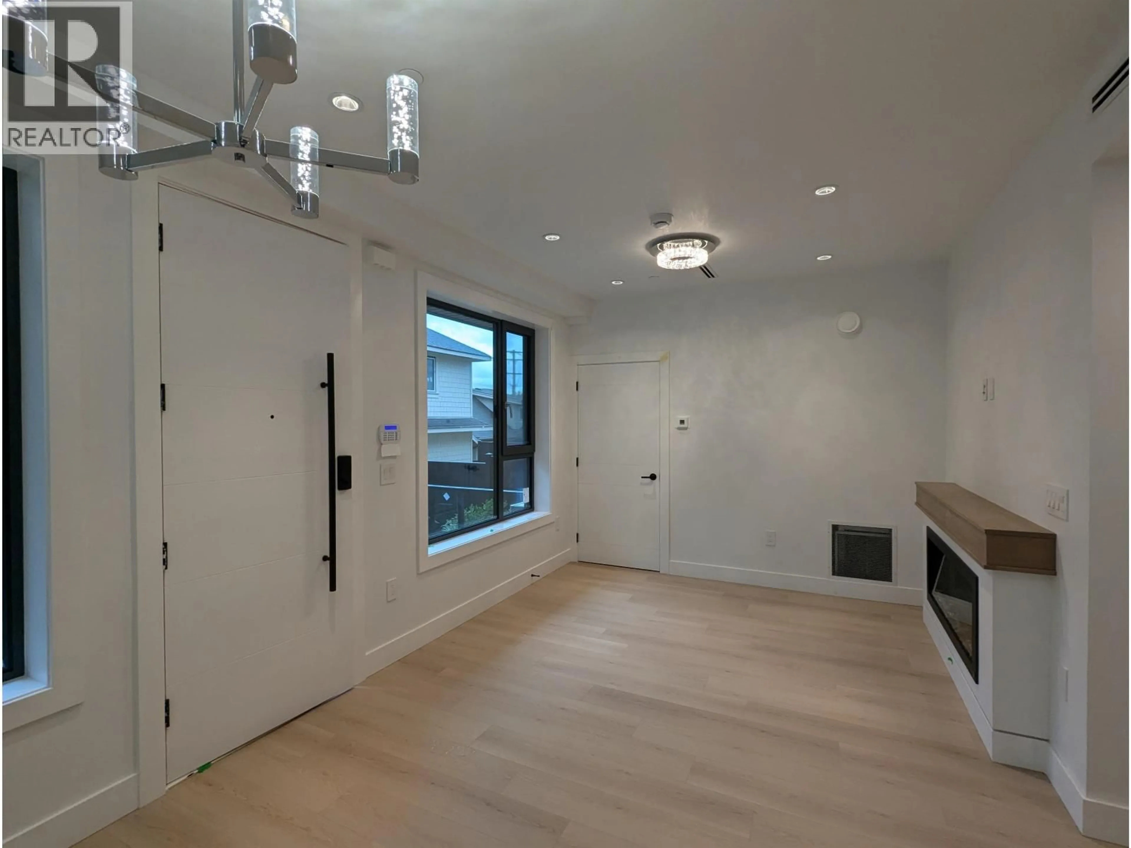 A pic of a room for 2 - 262 65TH AVENUE, Vancouver British Columbia V5X2P4