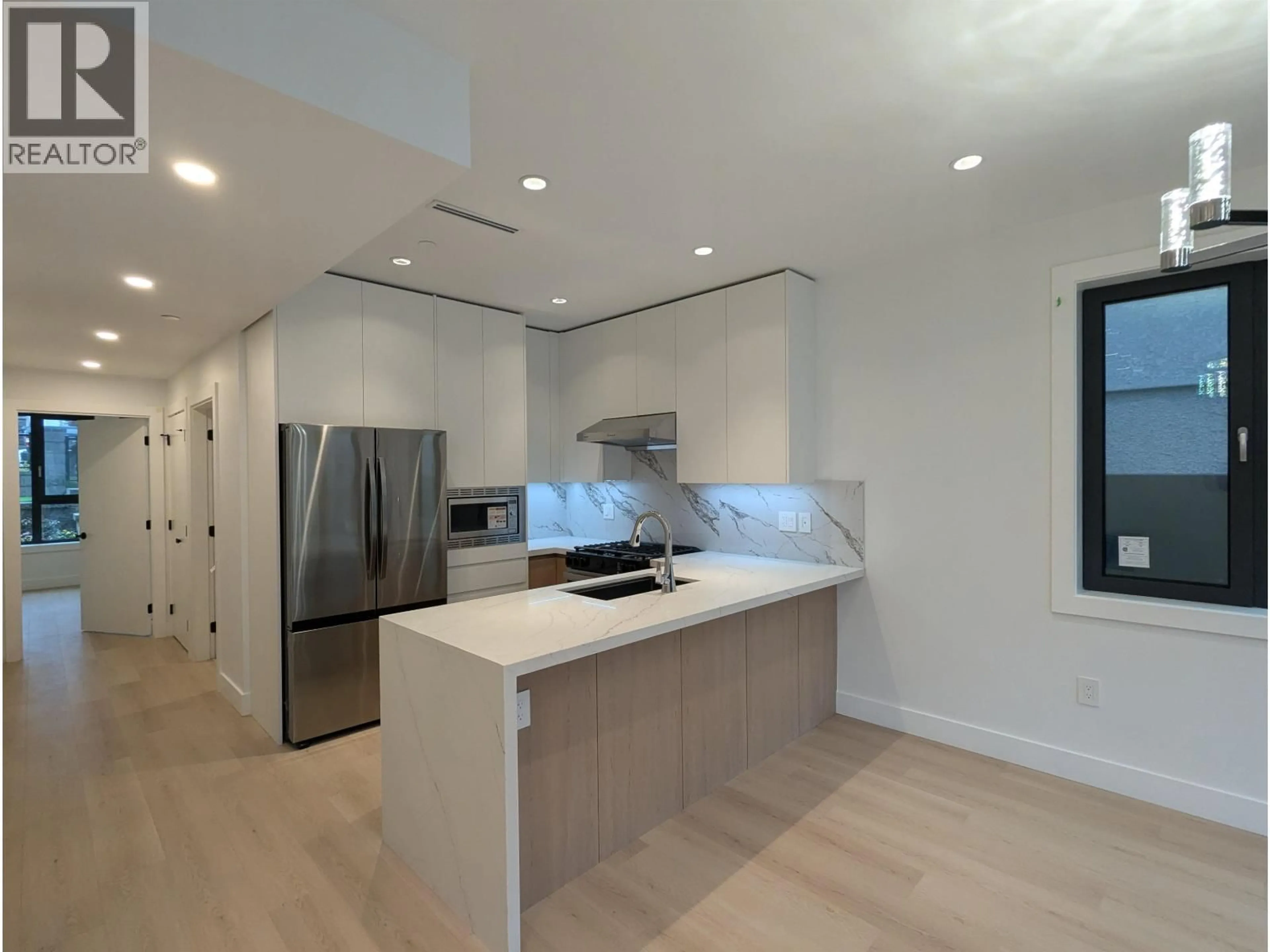 Open concept kitchen, unknown for 2 - 262 65TH AVENUE, Vancouver British Columbia V5X2P4