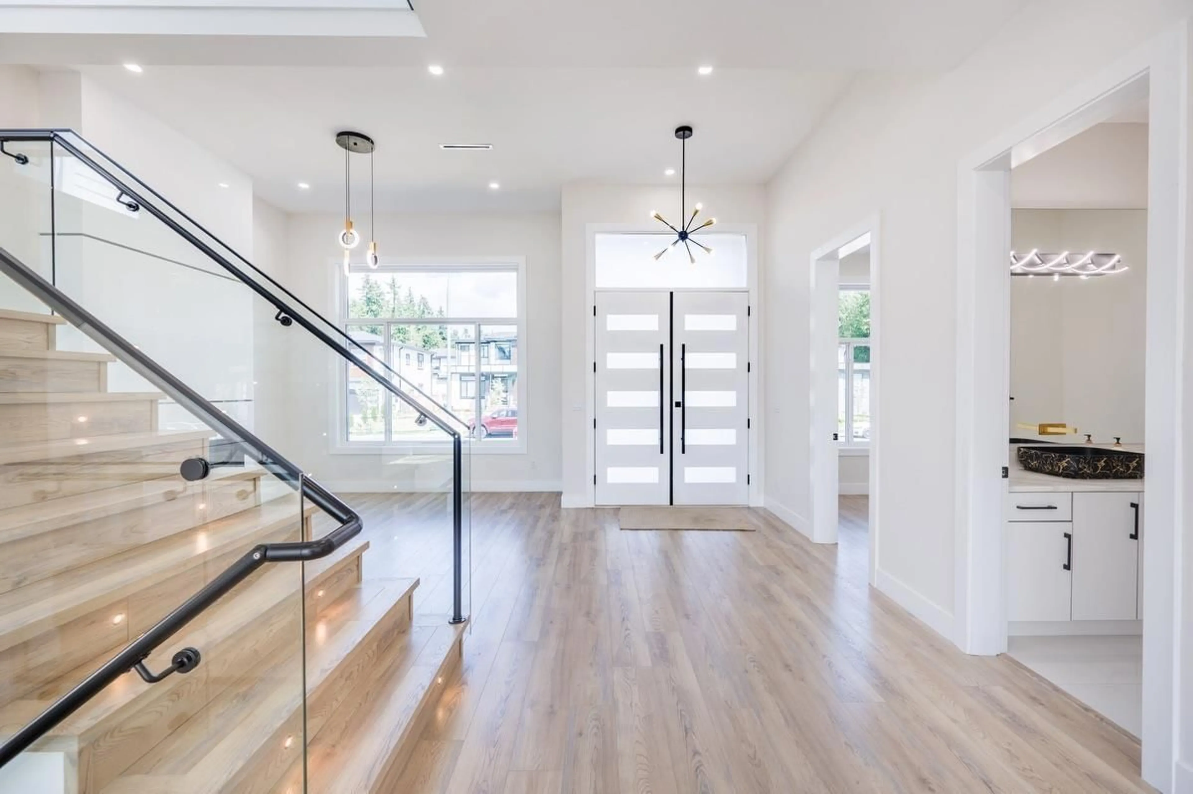 Indoor entryway for 2715 201, Langley British Columbia V2Z0B6