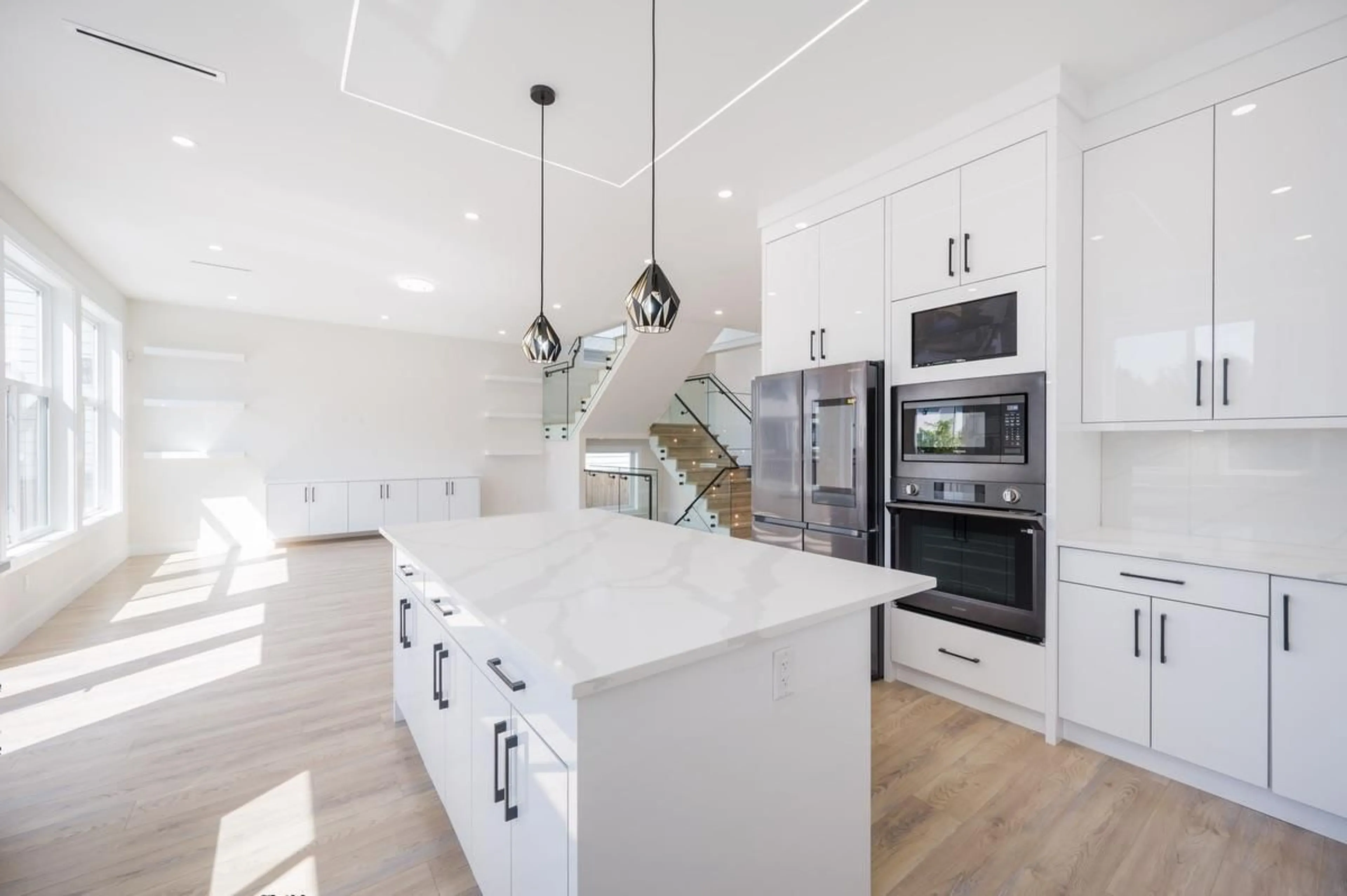 Open concept kitchen, unknown for 2715 201, Langley British Columbia V2Z0B6