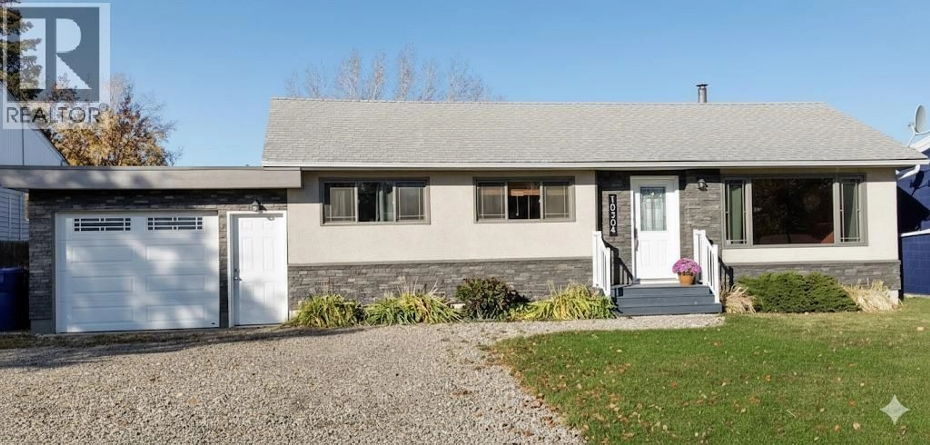 Home with vinyl exterior material, street for 10304 110 AVENUE, Fort St. John British Columbia V1J2T4