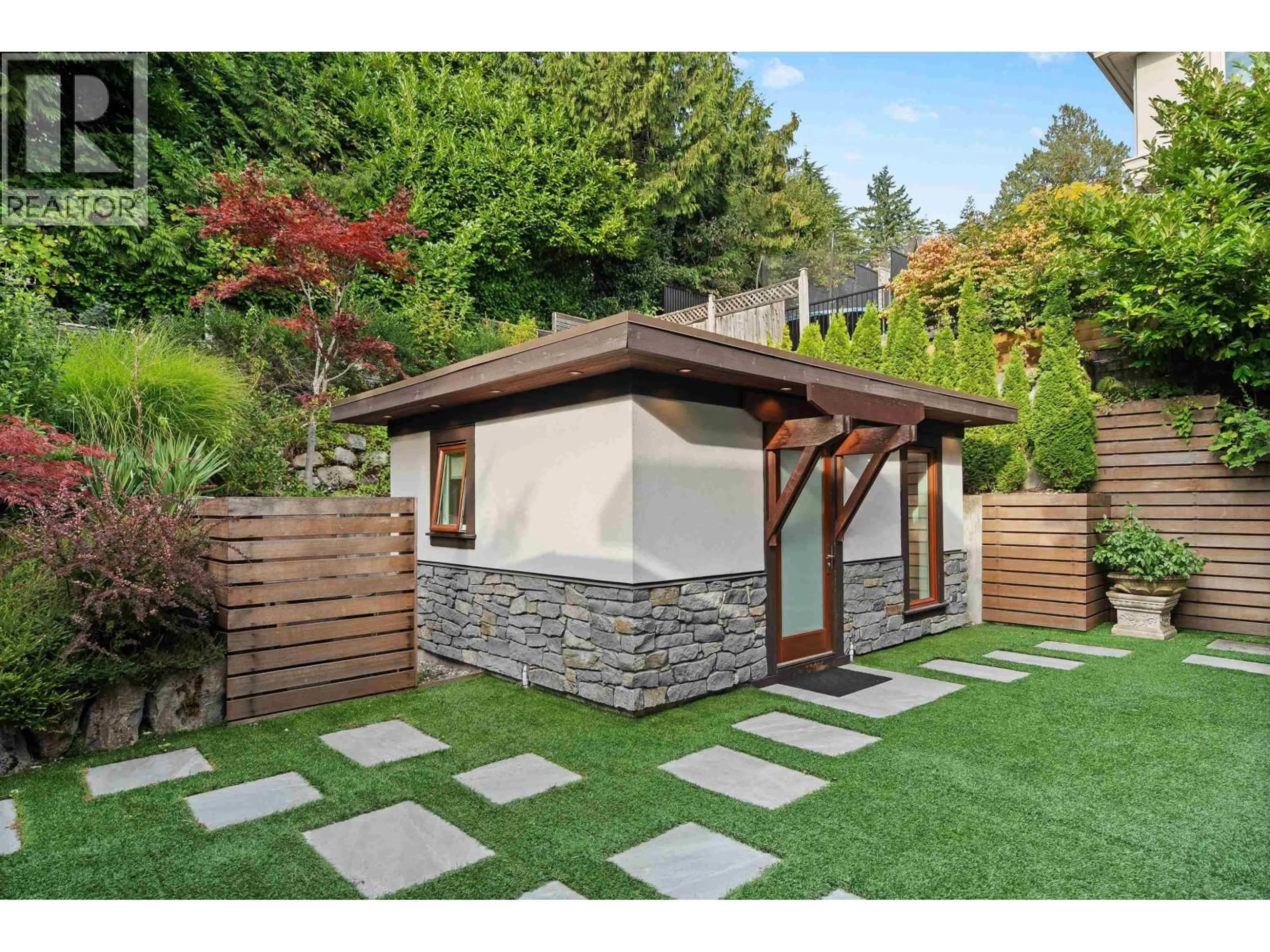 Home with vinyl exterior material, unknown for 2643 NELSON AVENUE, West Vancouver British Columbia V7V2R8