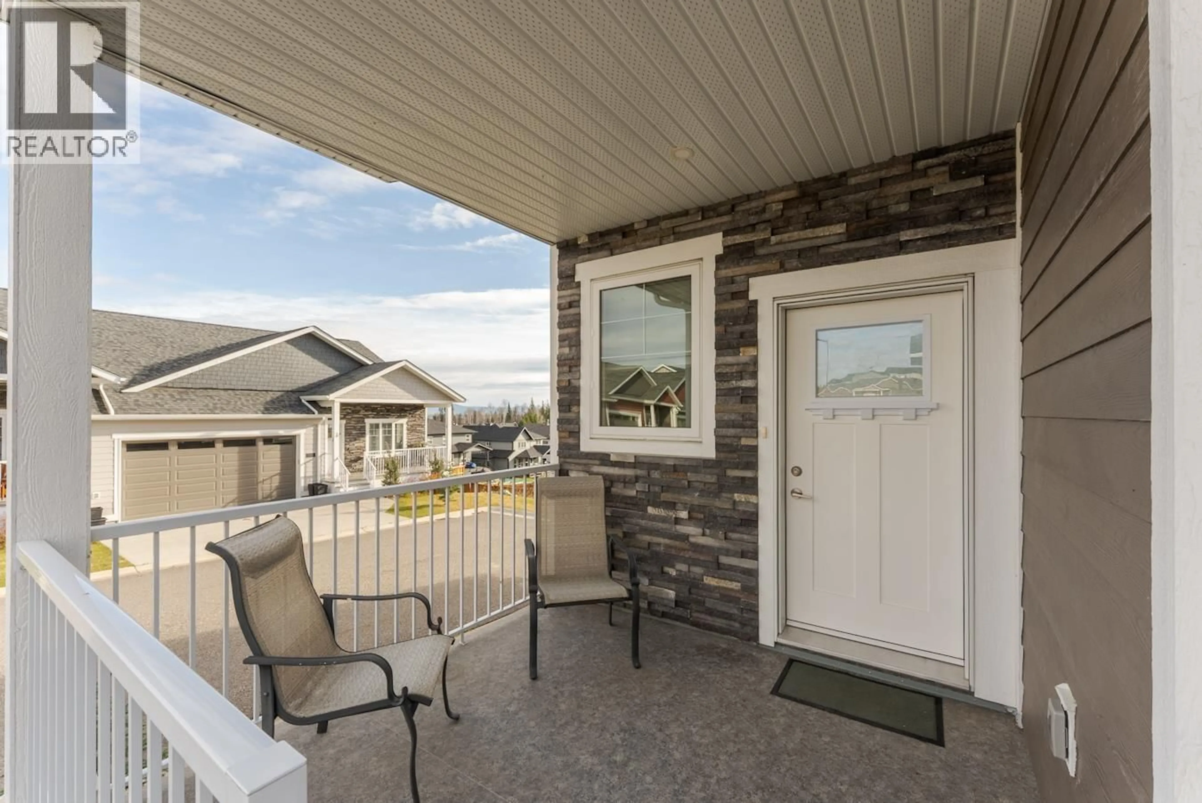 Patio, water/lake/river/ocean view for 904 - 2425 ROWE STREET, Prince George British Columbia V2N0J3