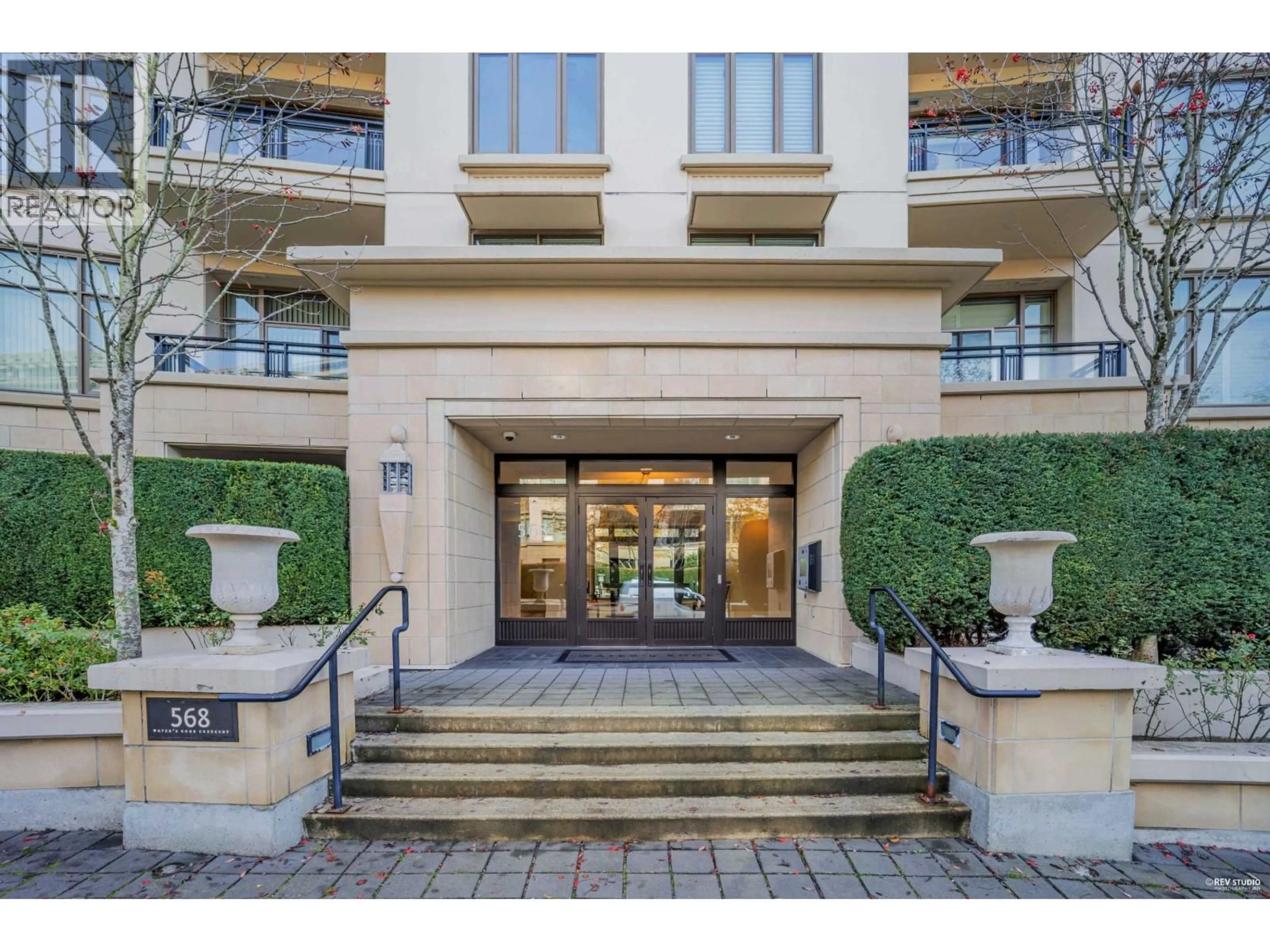 Indoor foyer for 303 - 568 WATERS EDGE CRESCENT, West Vancouver British Columbia V7T0A2