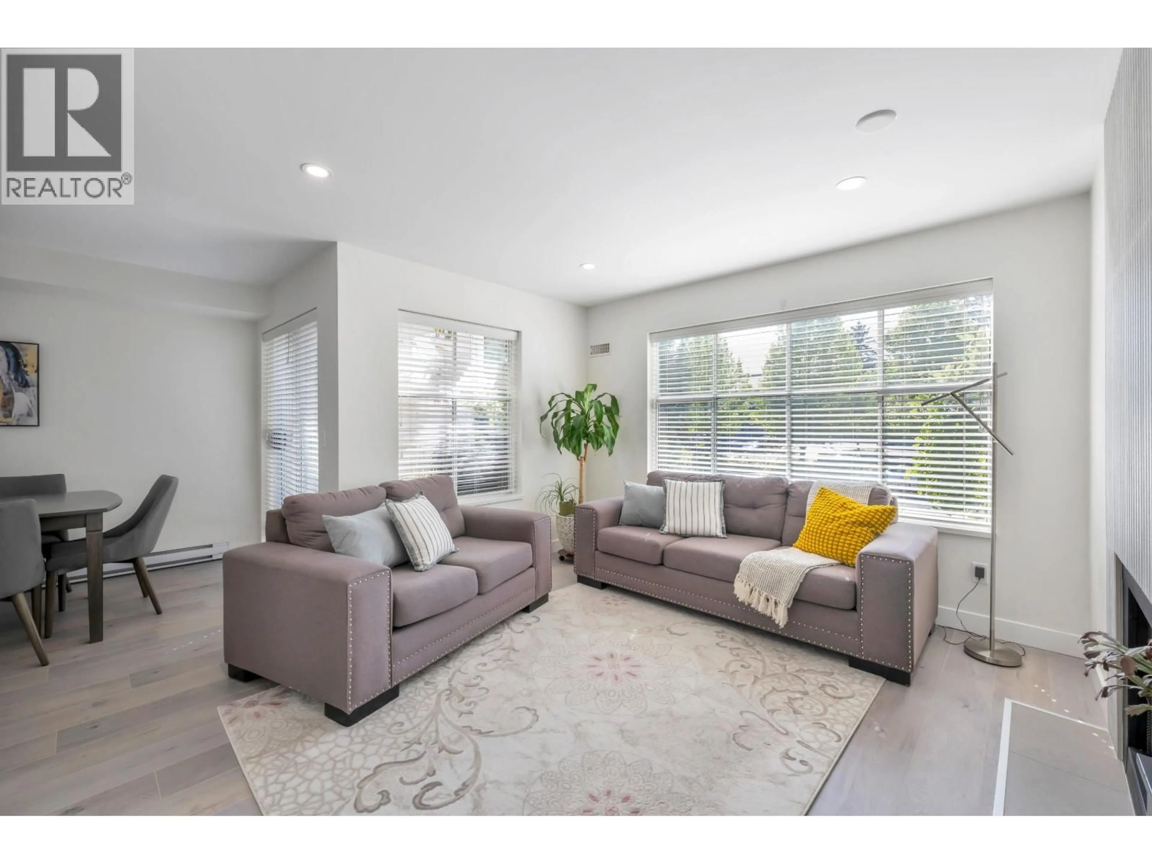 Living room with furniture, unknown for 20 - 2450 HAWTHORNE AVENUE, Port Coquitlam British Columbia V3C6B3