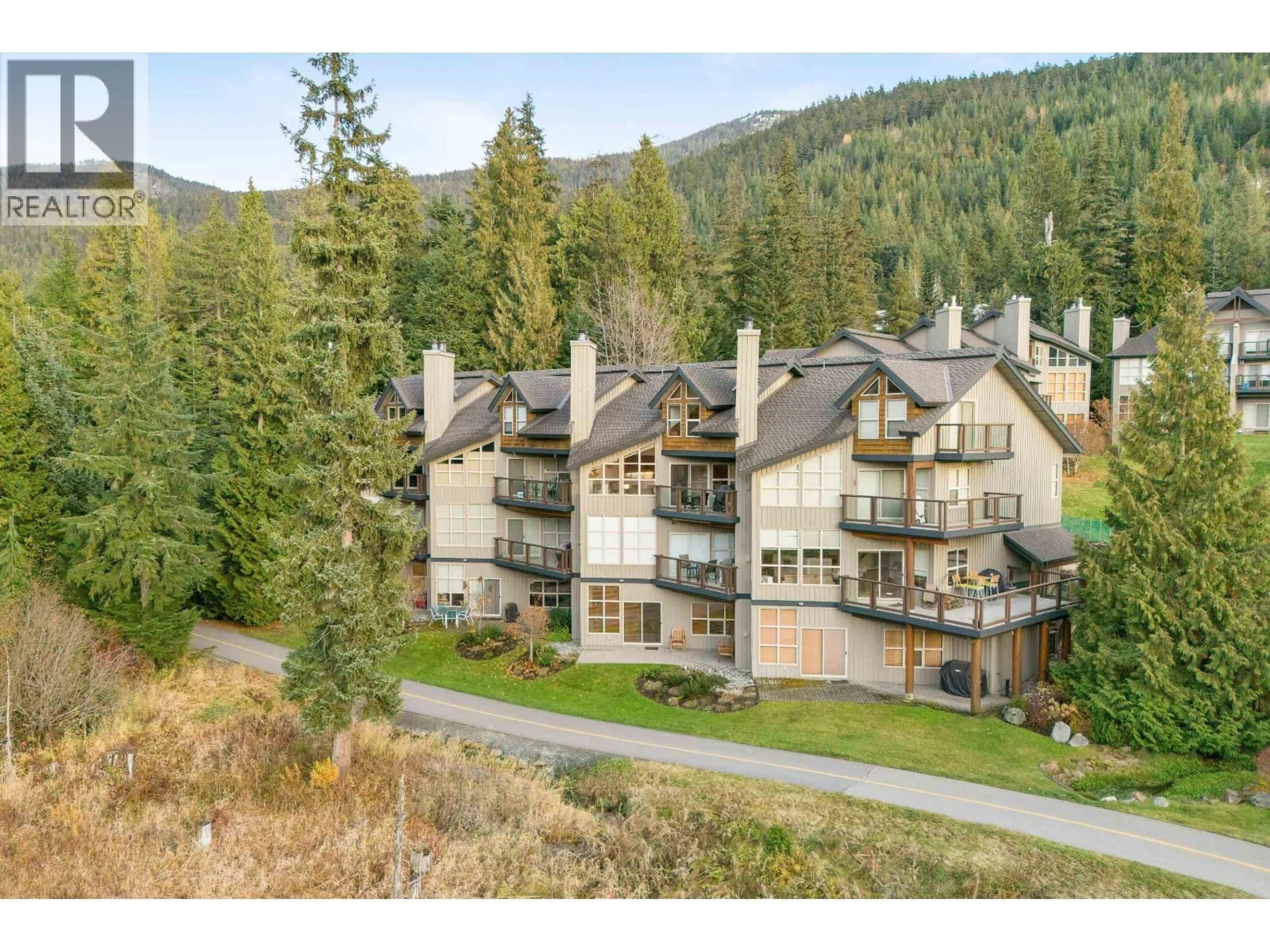 A pic from outside/outdoor area/front of a property/back of a property/a pic from drone, mountain view for 4 - 4644 BLACKCOMB WAY, Whistler British Columbia V8E0H2