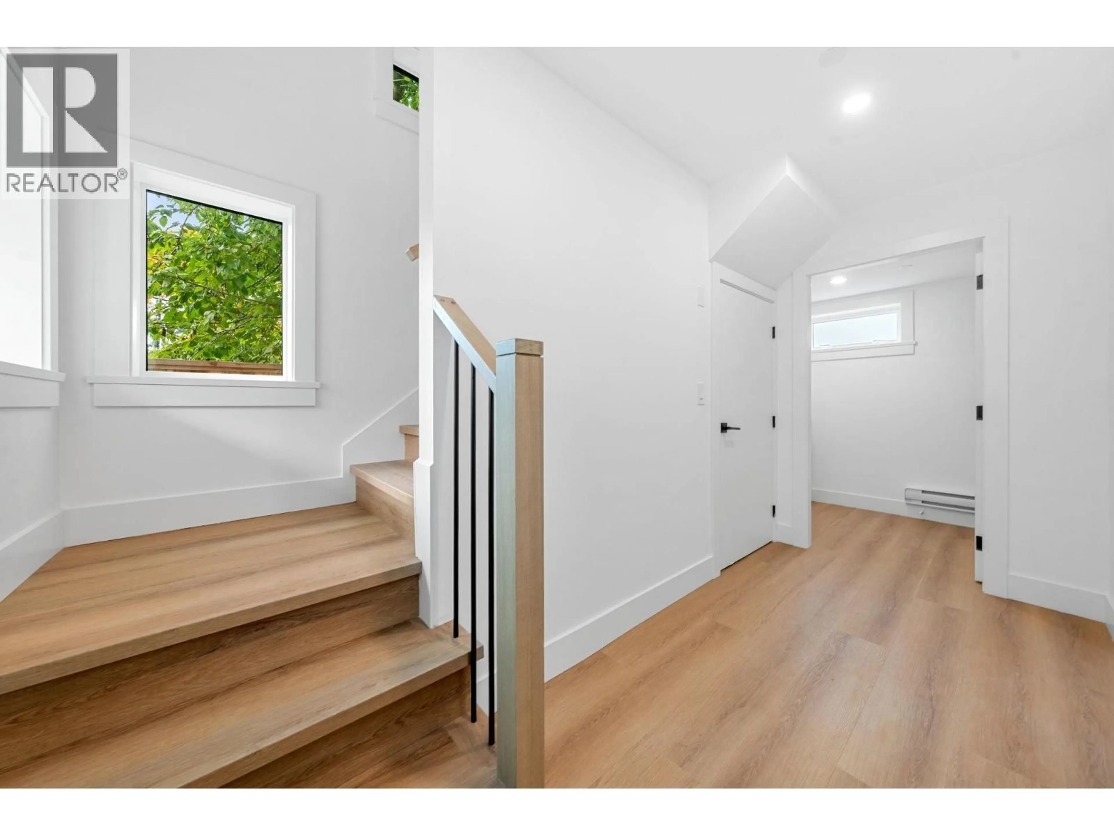 Indoor entryway for 2526 MCGILL STREET, Vancouver British Columbia V5K1H1