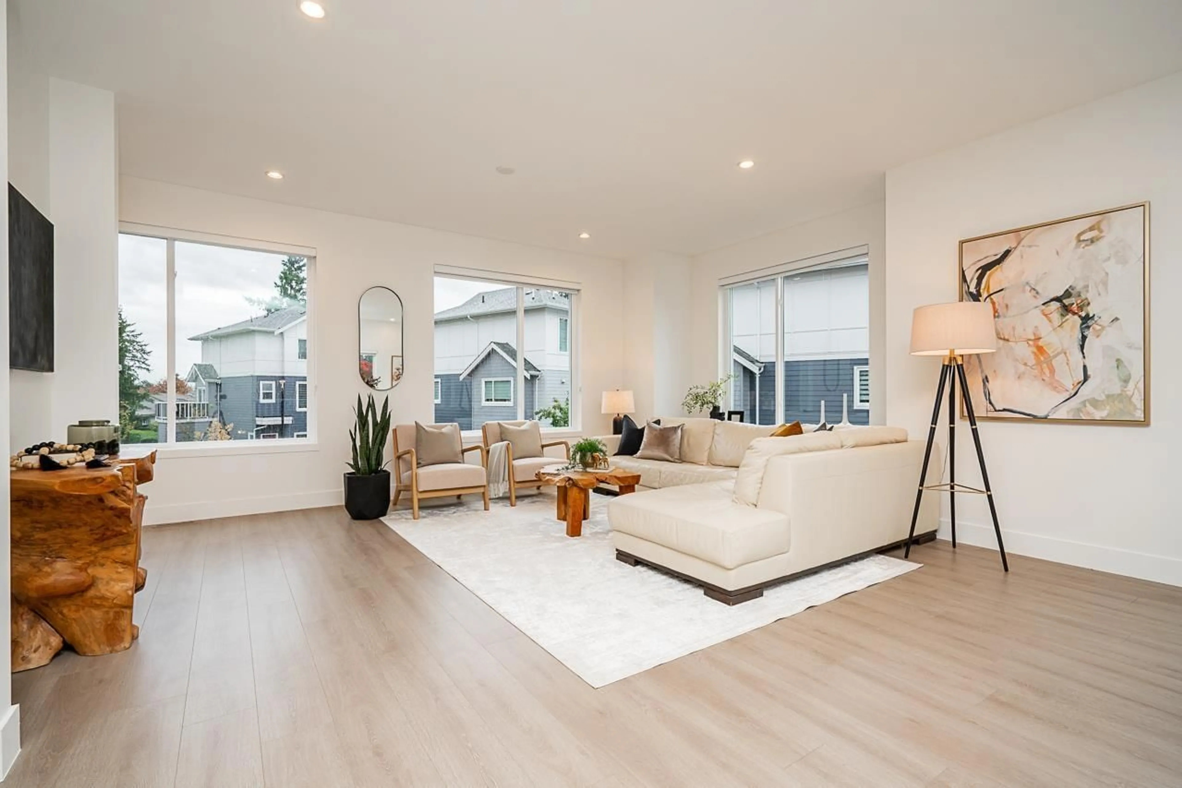 Living room with furniture, wood/laminate floor for 43 - 19330 FAIRWAY, Surrey British Columbia V3S0B7