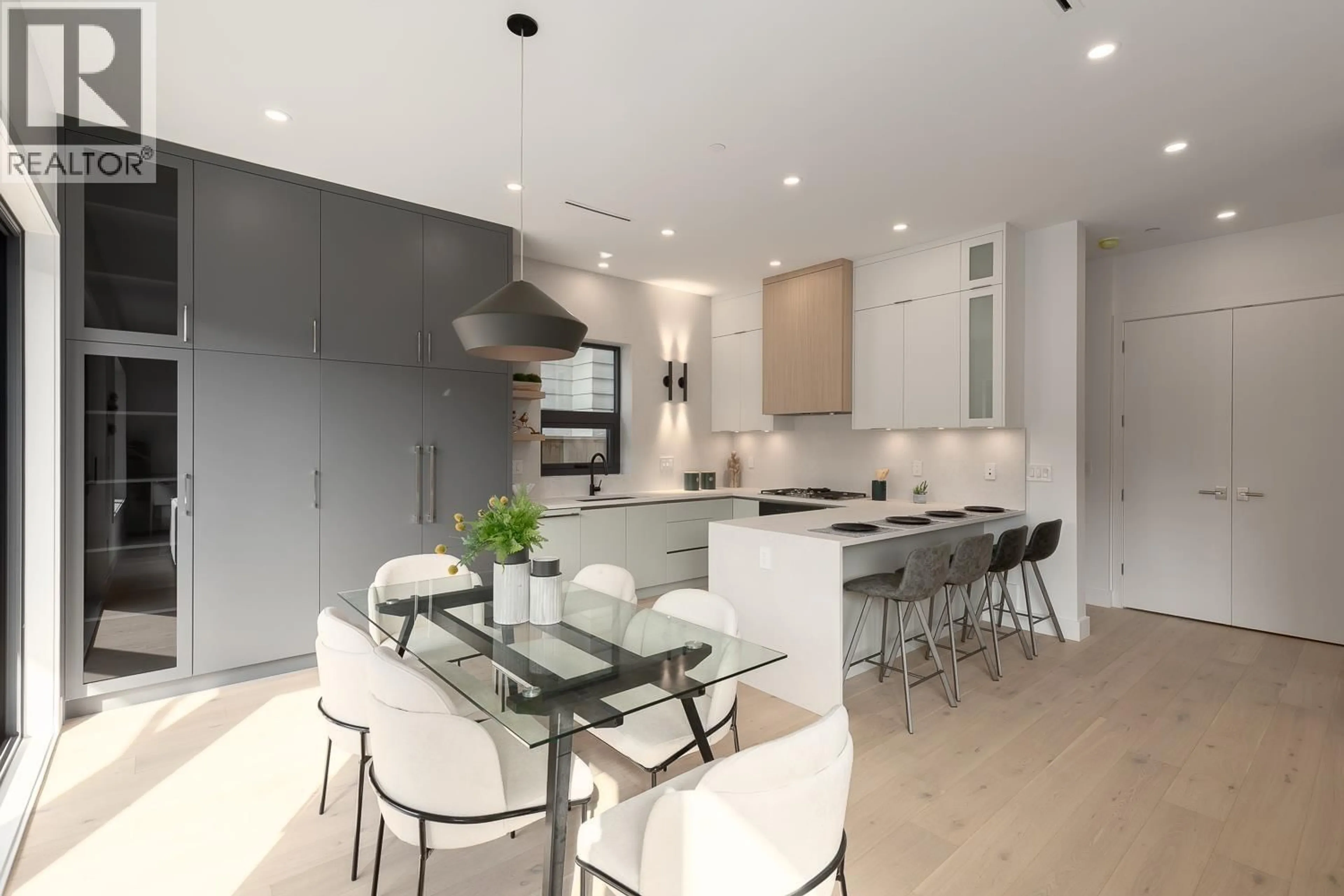 Contemporary kitchen, unknown for 2 - 3186 11TH AVENUE, Vancouver British Columbia V6K2M7