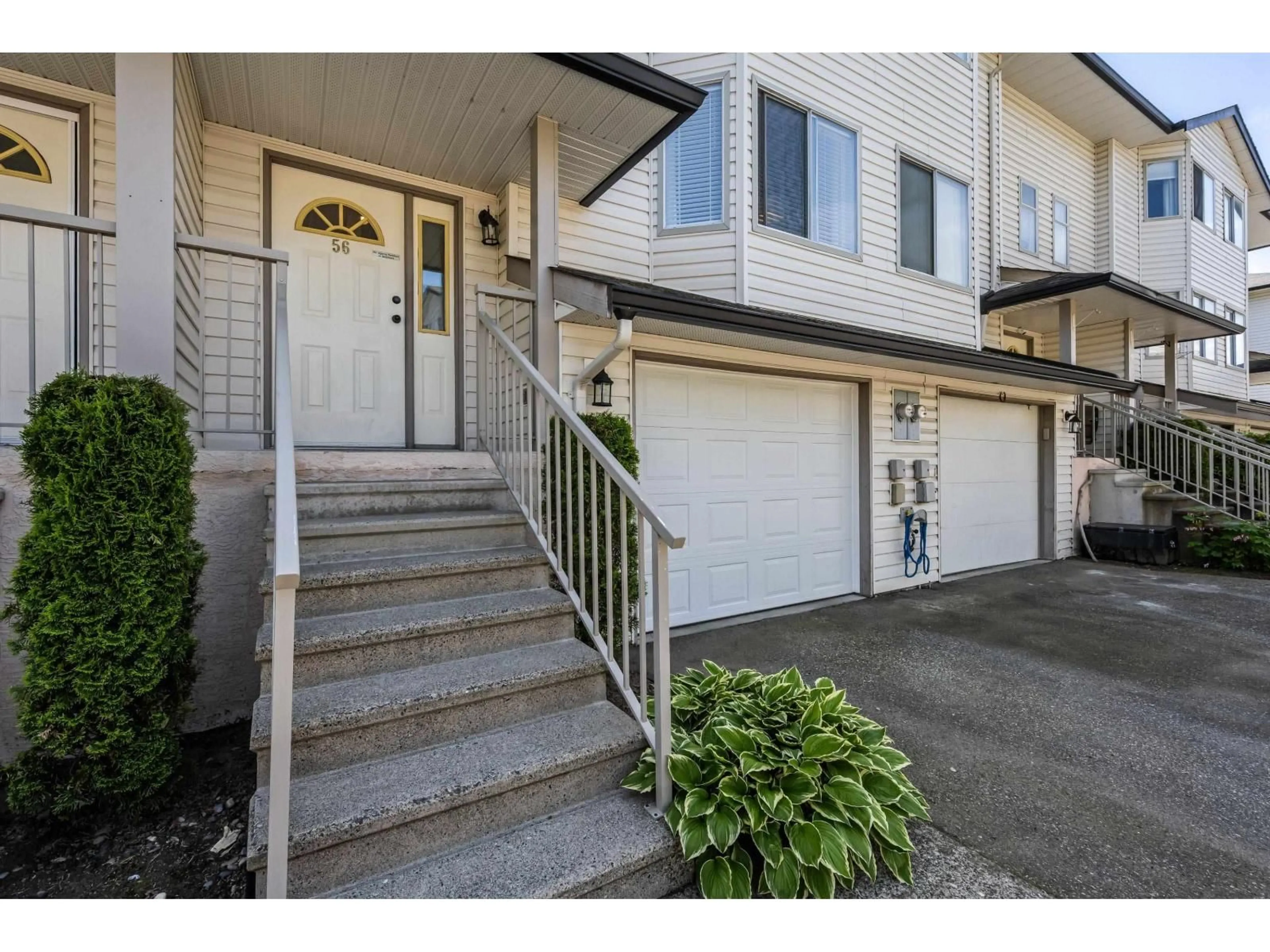 Indoor entryway for 56 - 5904 VEDDER ROAD, Chilliwack British Columbia V2R3E7