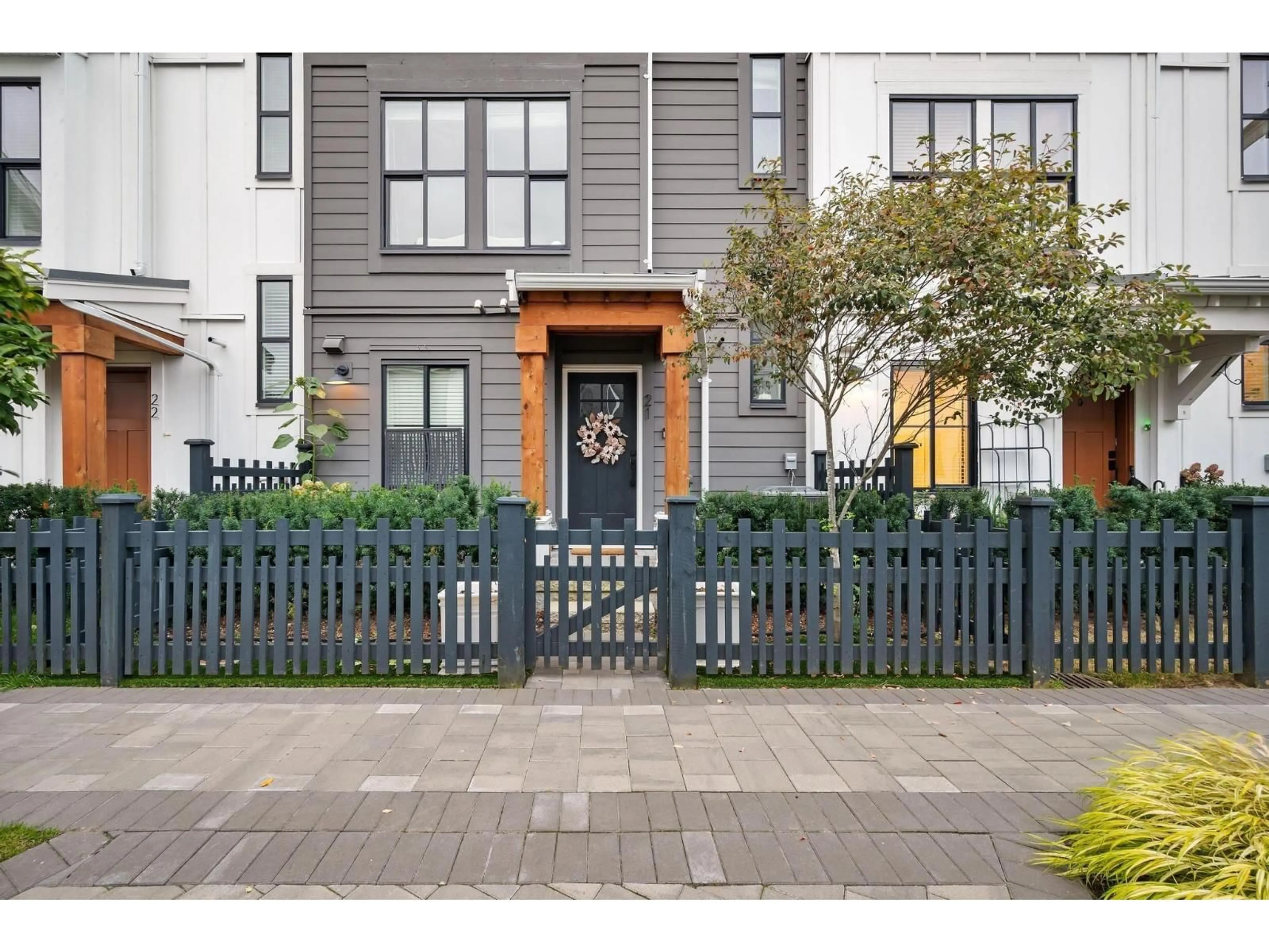 Unknown for 21 - 8450 204, Langley British Columbia V2Y3M7