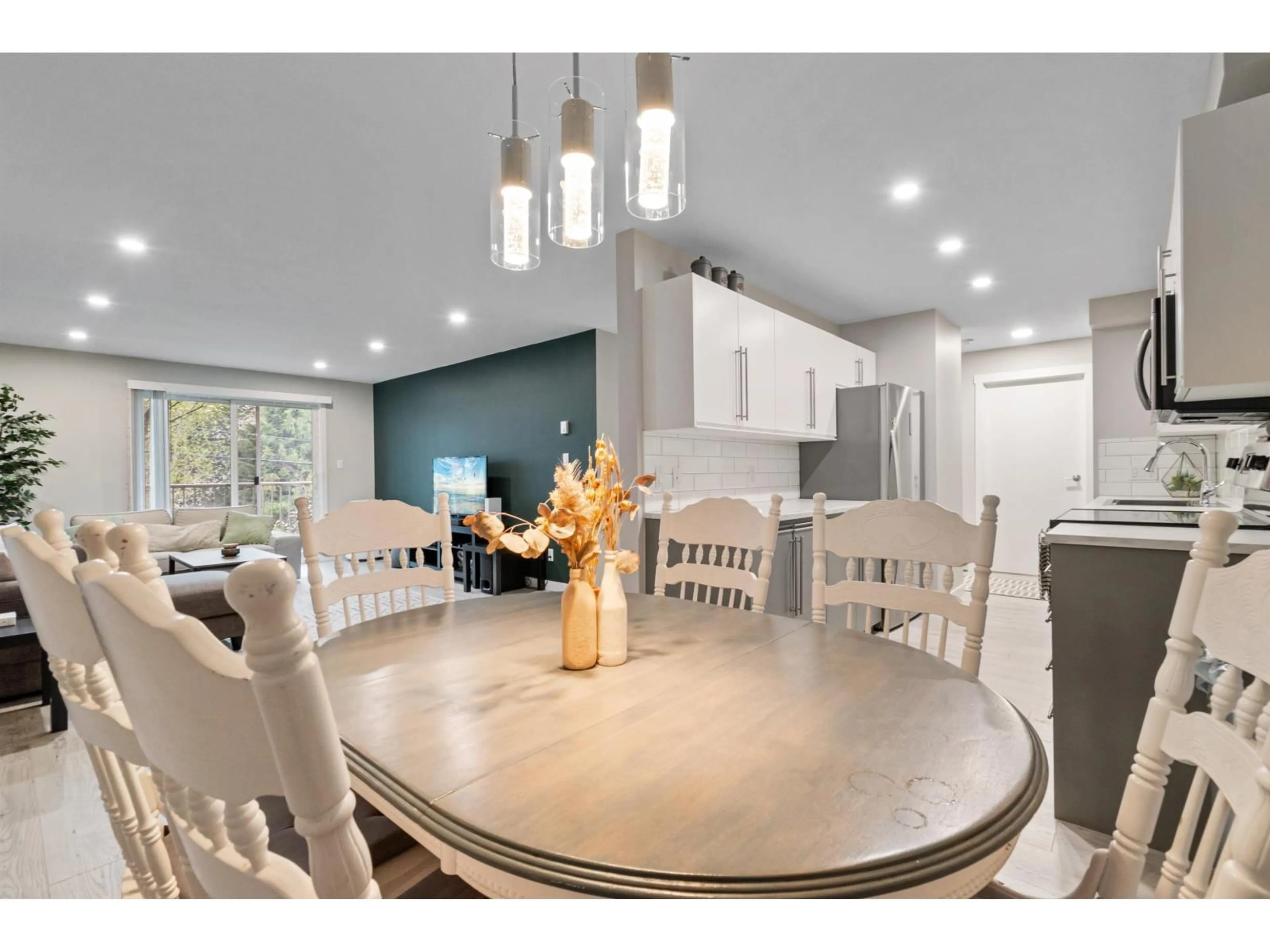 Open concept kitchen, unknown for 306 - 7694 EVANS ROAD, Chilliwack British Columbia V2R3W3