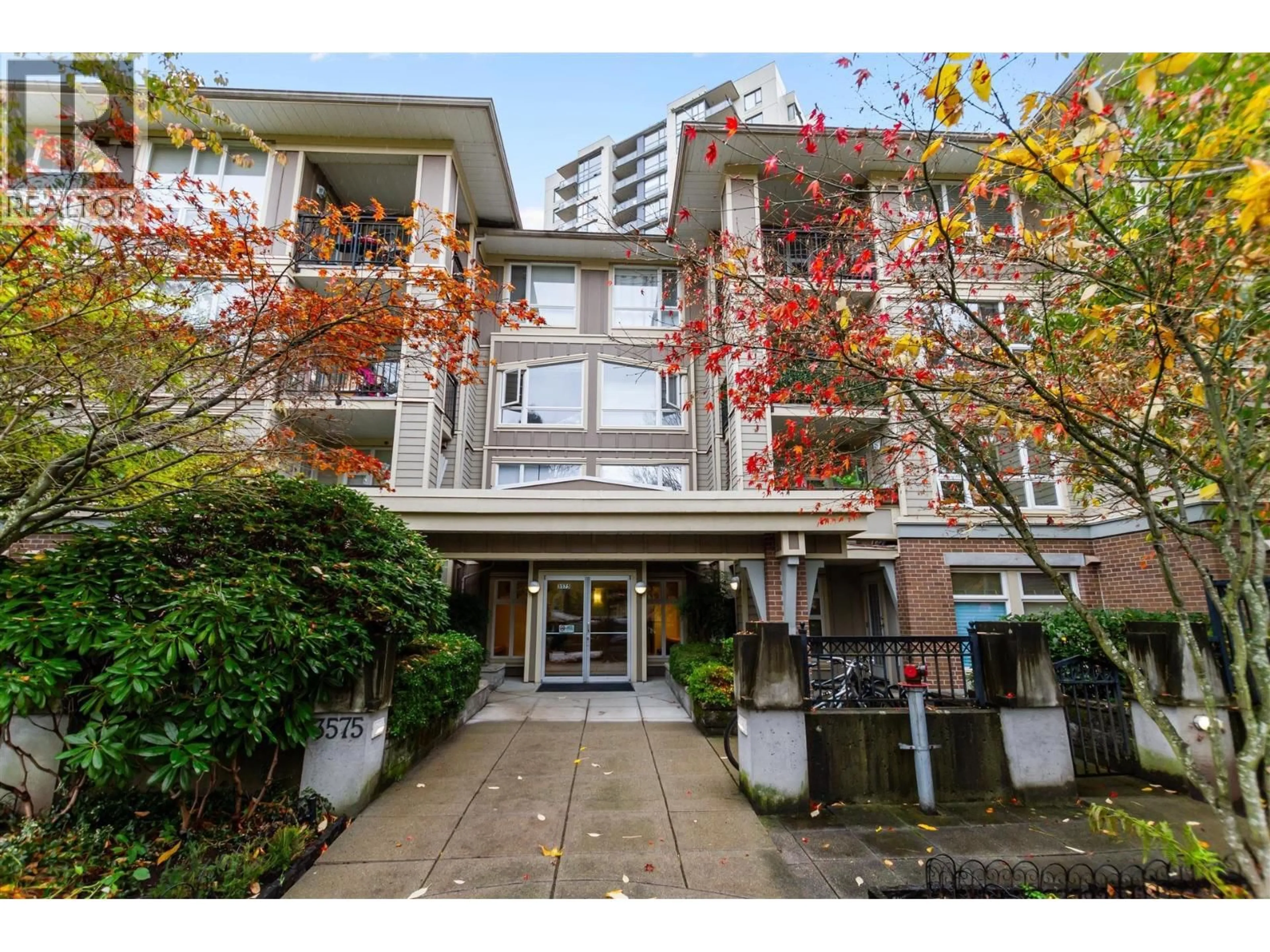 Indoor foyer for 210 - 3575 EUCLID AVENUE, Vancouver British Columbia V5R6H5