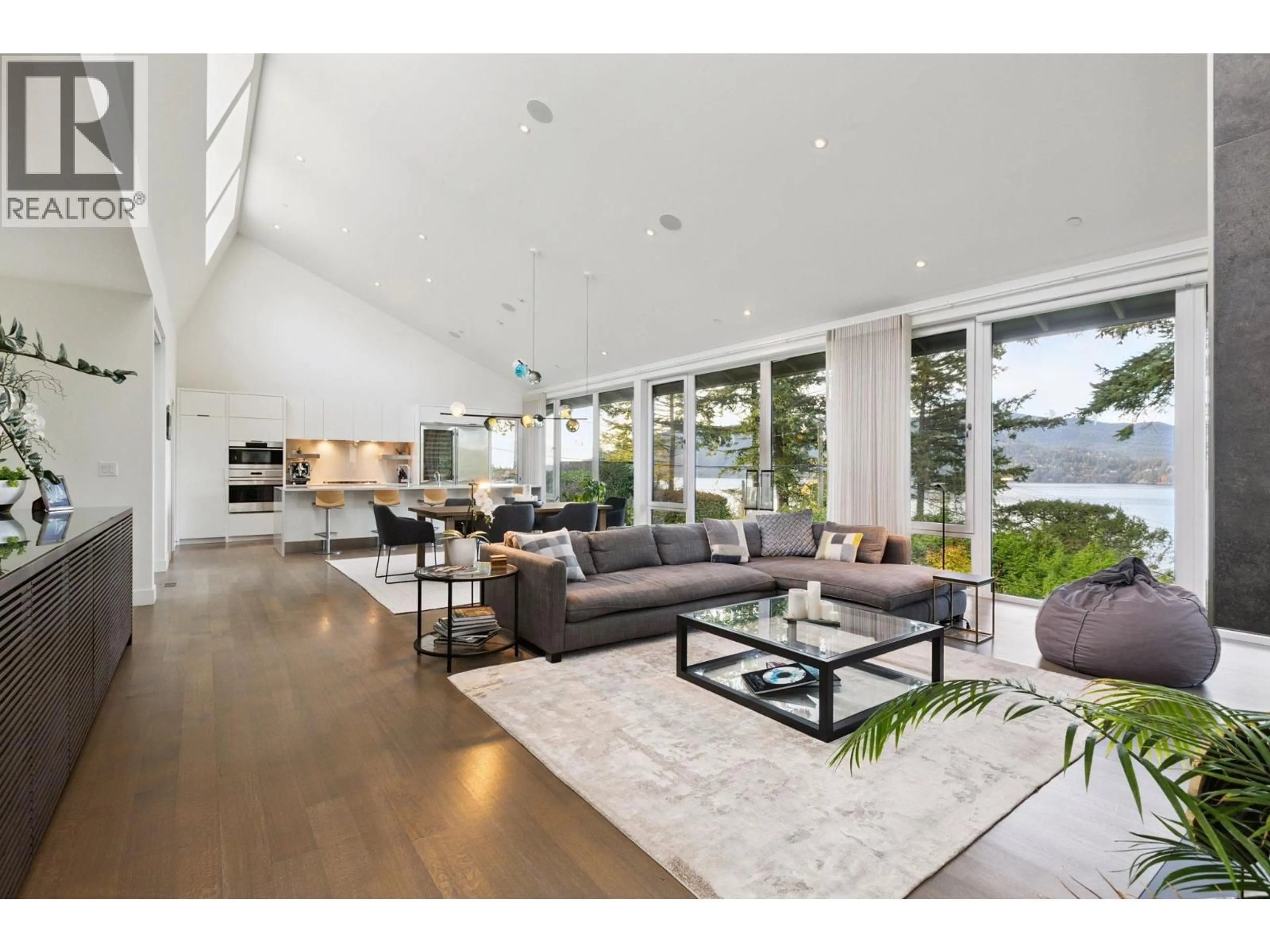 Living room with furniture, unknown for 6237 ST.GEORGES CRESCENT, West Vancouver British Columbia V7W1Z3