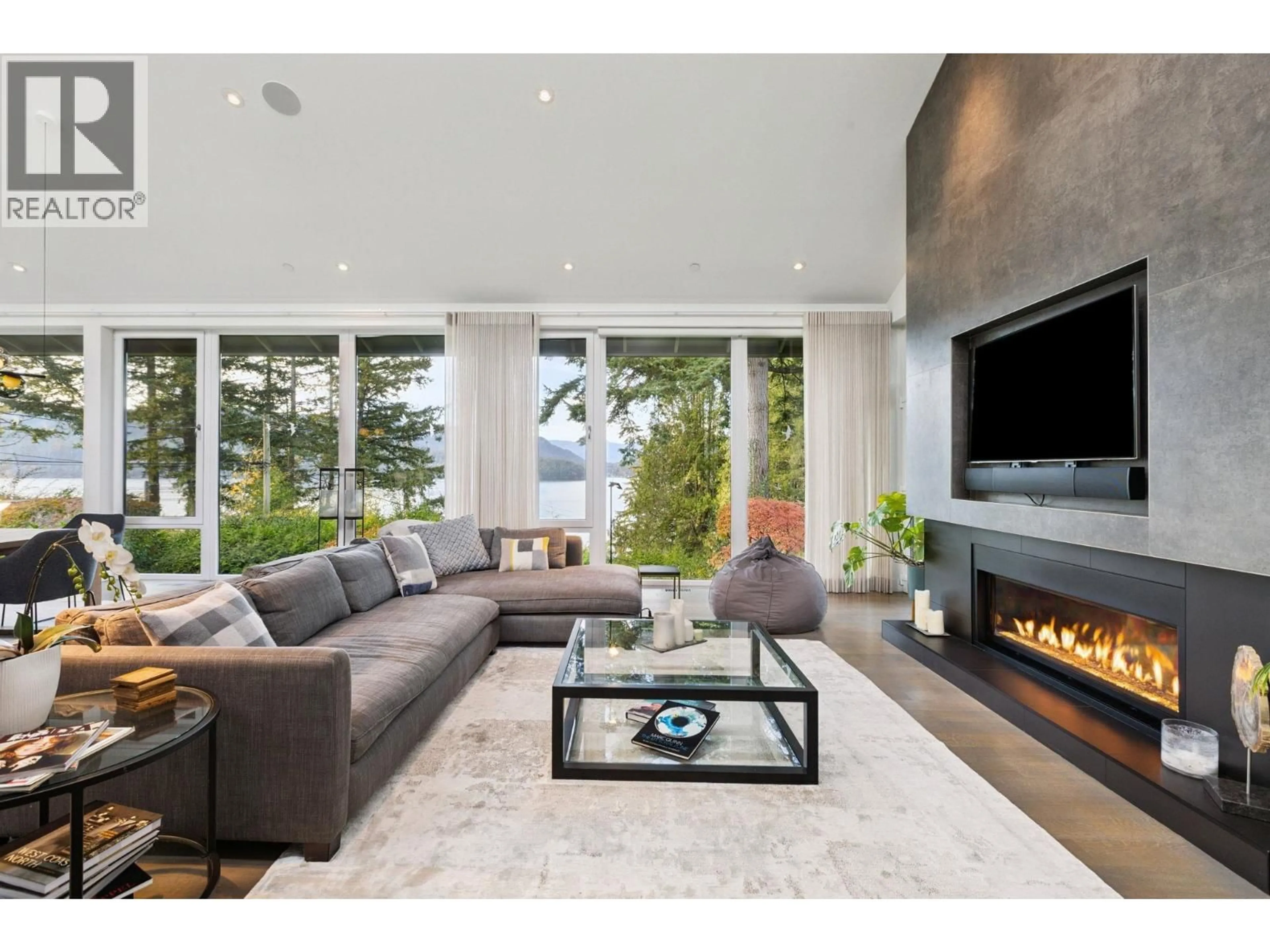 Living room with furniture, unknown for 6237 ST.GEORGES CRESCENT, West Vancouver British Columbia V7W1Z3