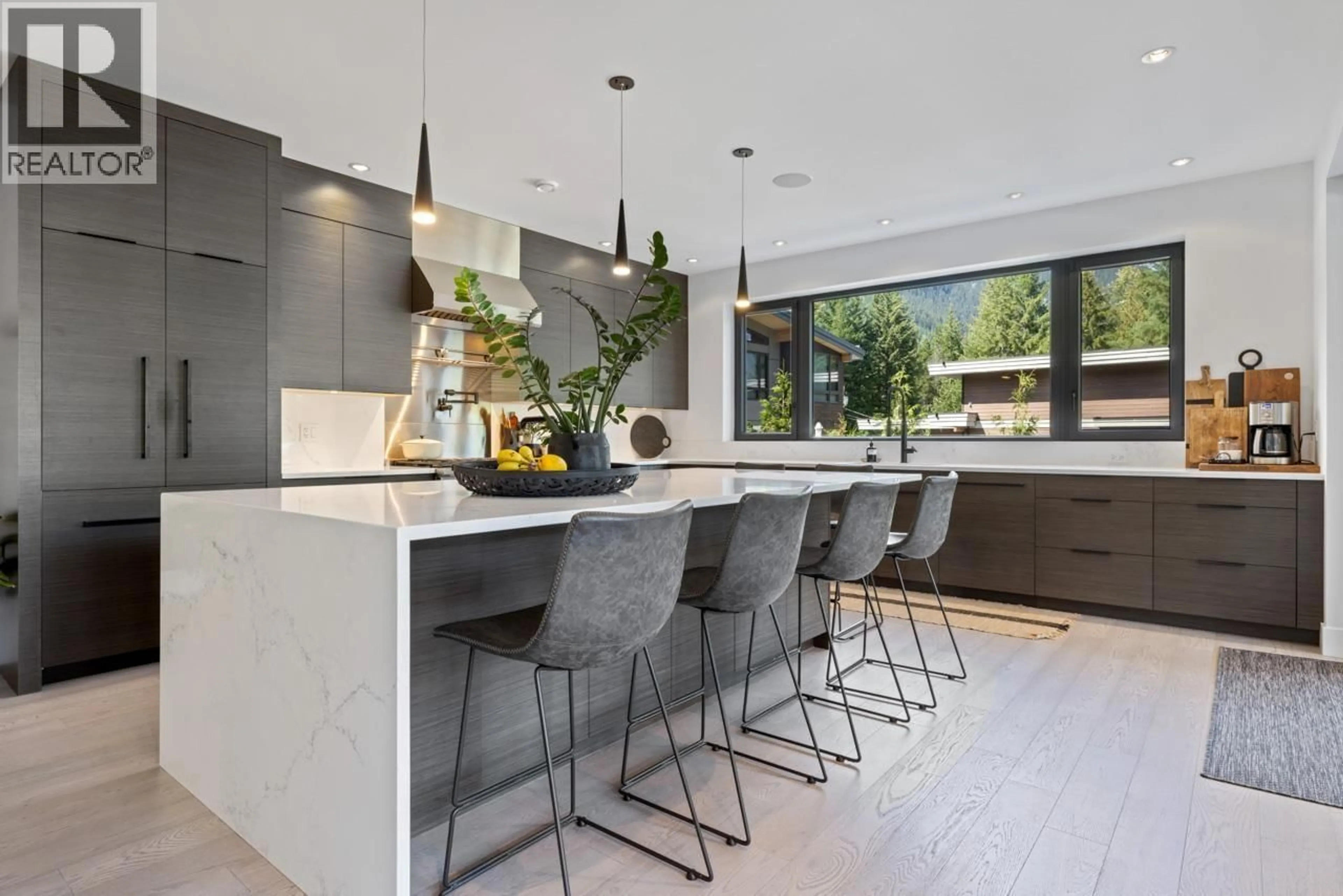 Contemporary kitchen, unknown for 8328 NEEDLES DRIVE, Whistler British Columbia V8E0G1