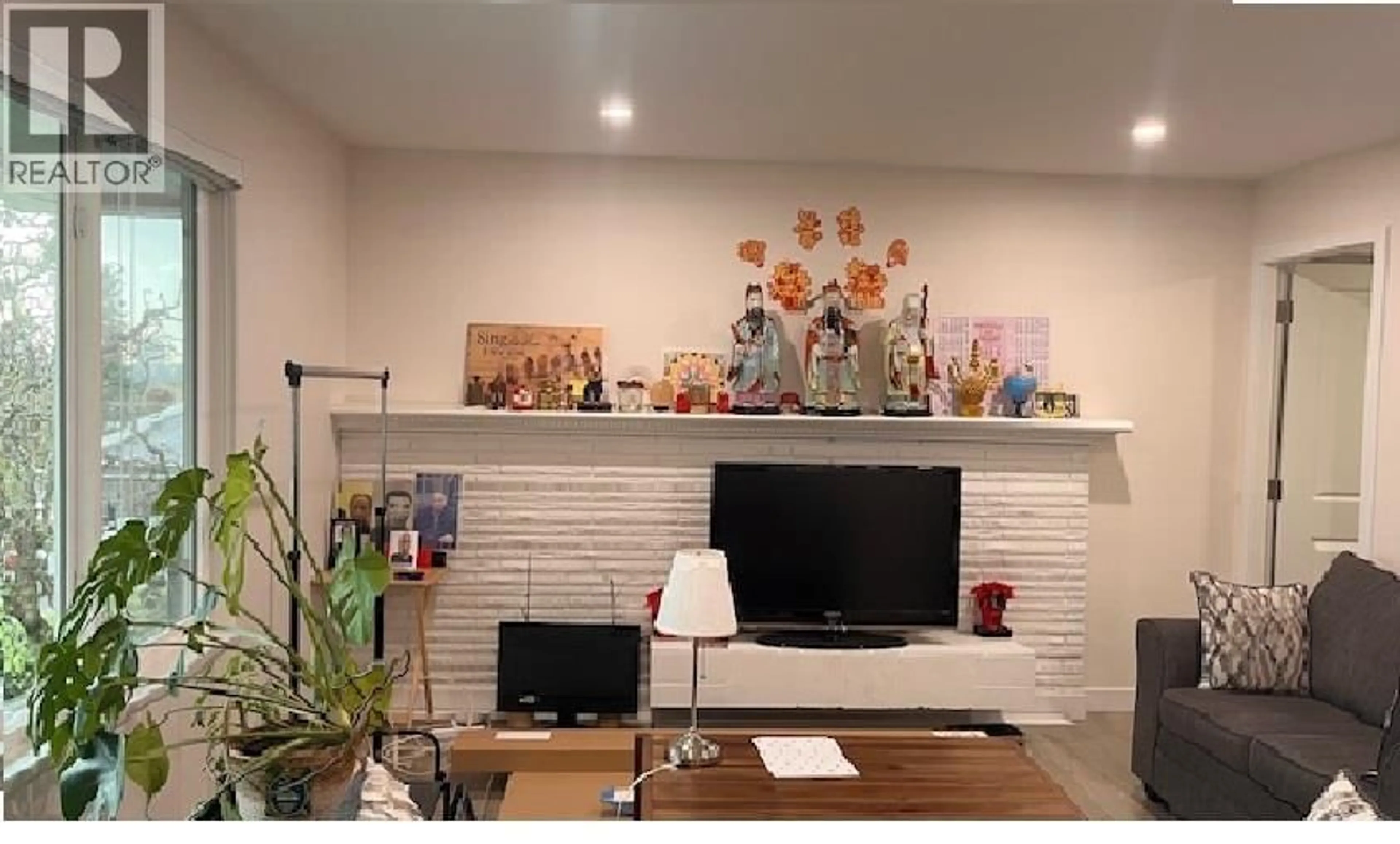 A pic of a room for 131 RICKMAN PLACE, New Westminster British Columbia V3L4P8