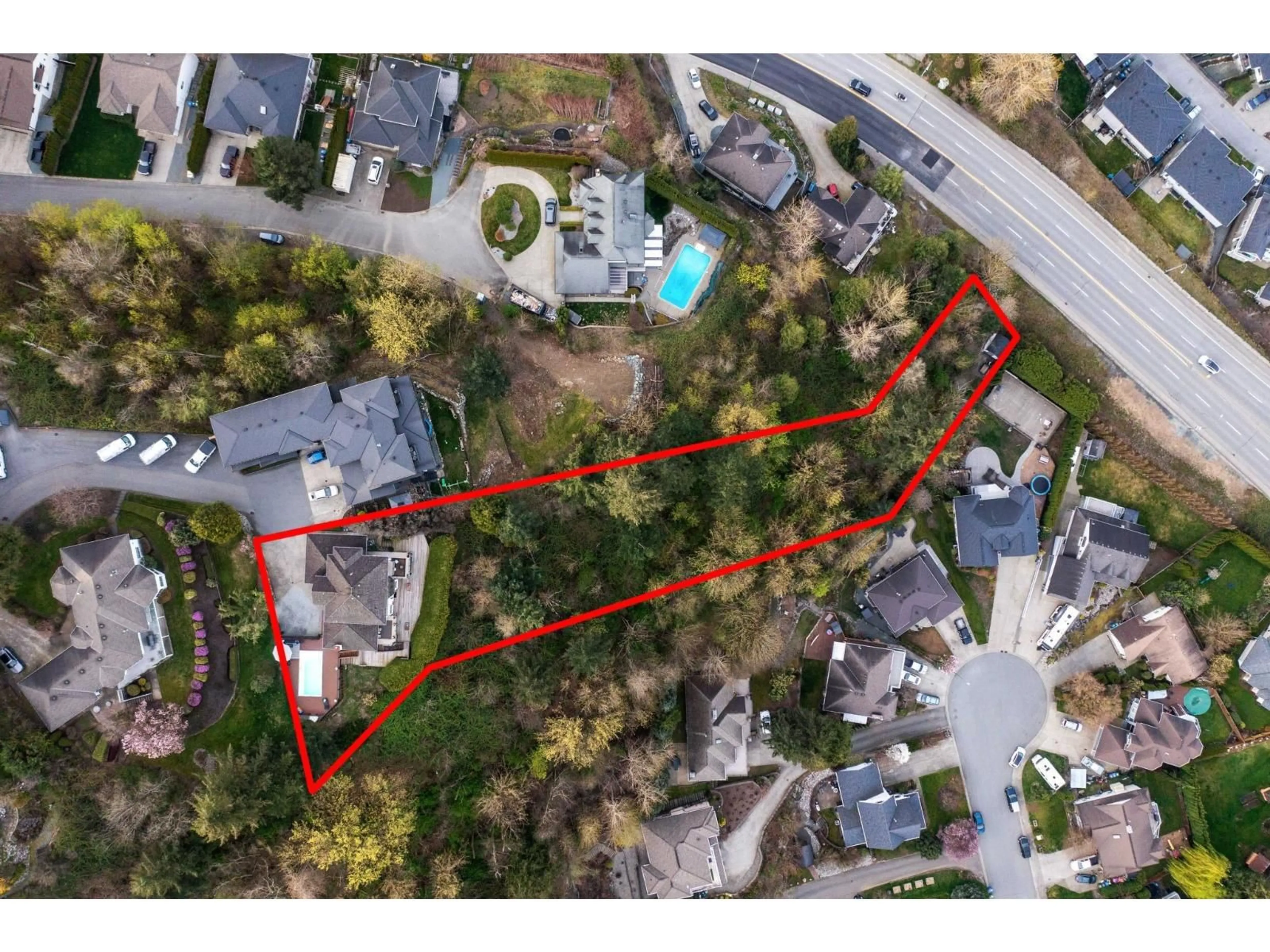 A pic from outside/outdoor area/front of a property/back of a property/a pic from drone, street for 35993 EAGLECREST, Abbotsford British Columbia V3G1E7