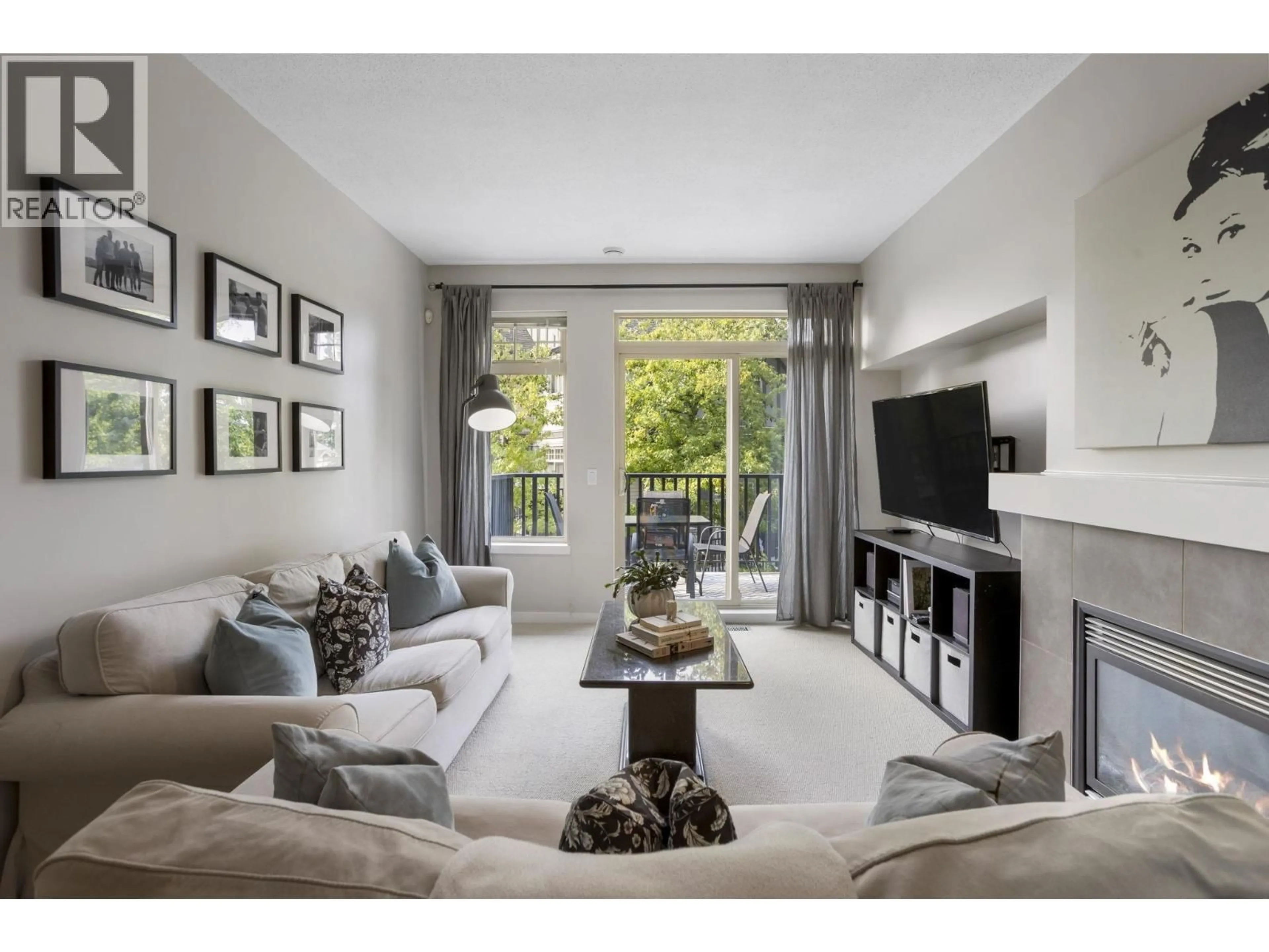 Living room with furniture, unknown for 5 - 55 HAWTHORN DRIVE, Port Moody British Columbia V3H0B3