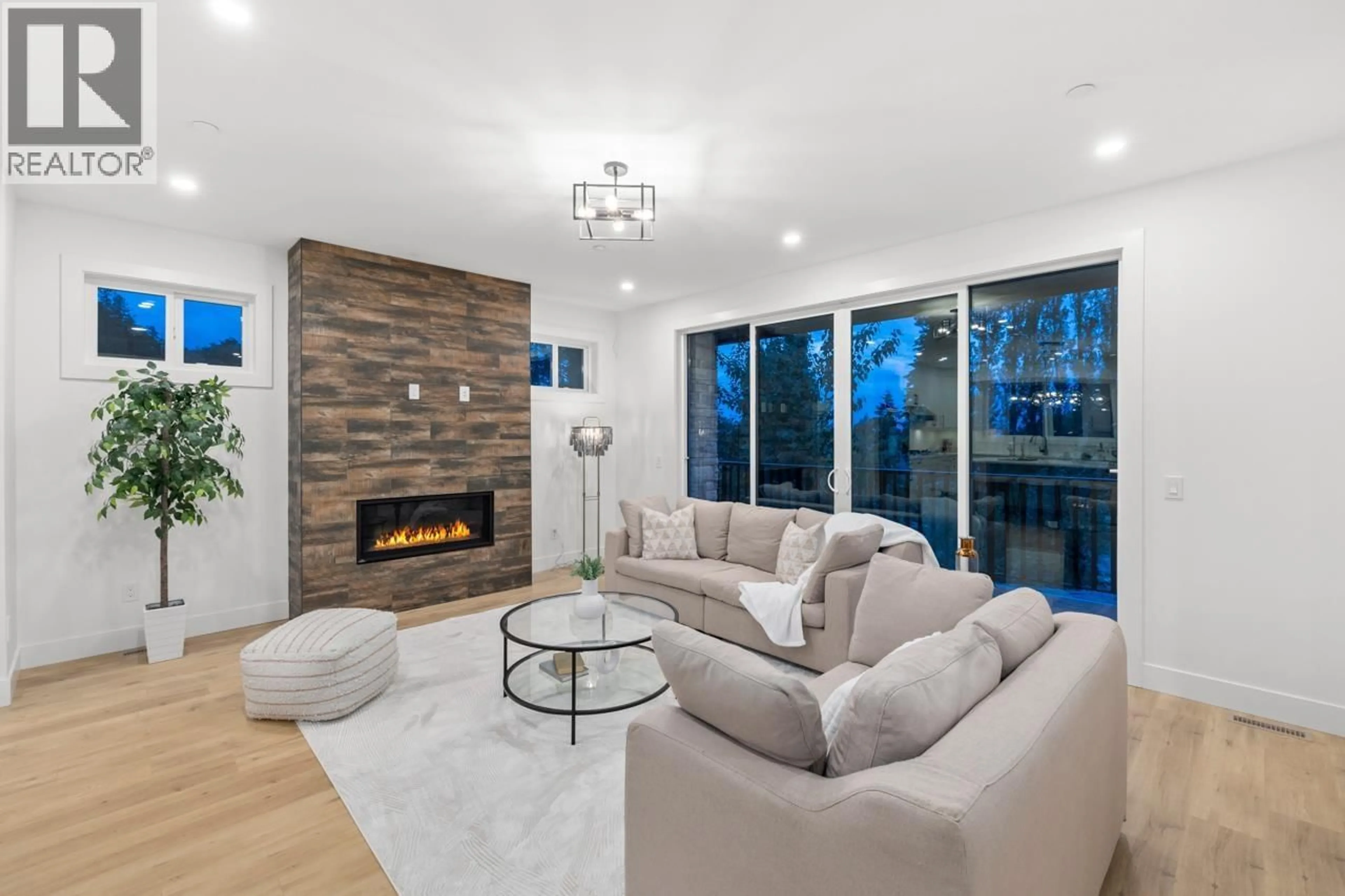 Living room with furniture, unknown for 10490 MCVEETY STREET, Maple Ridge British Columbia V2W0K3