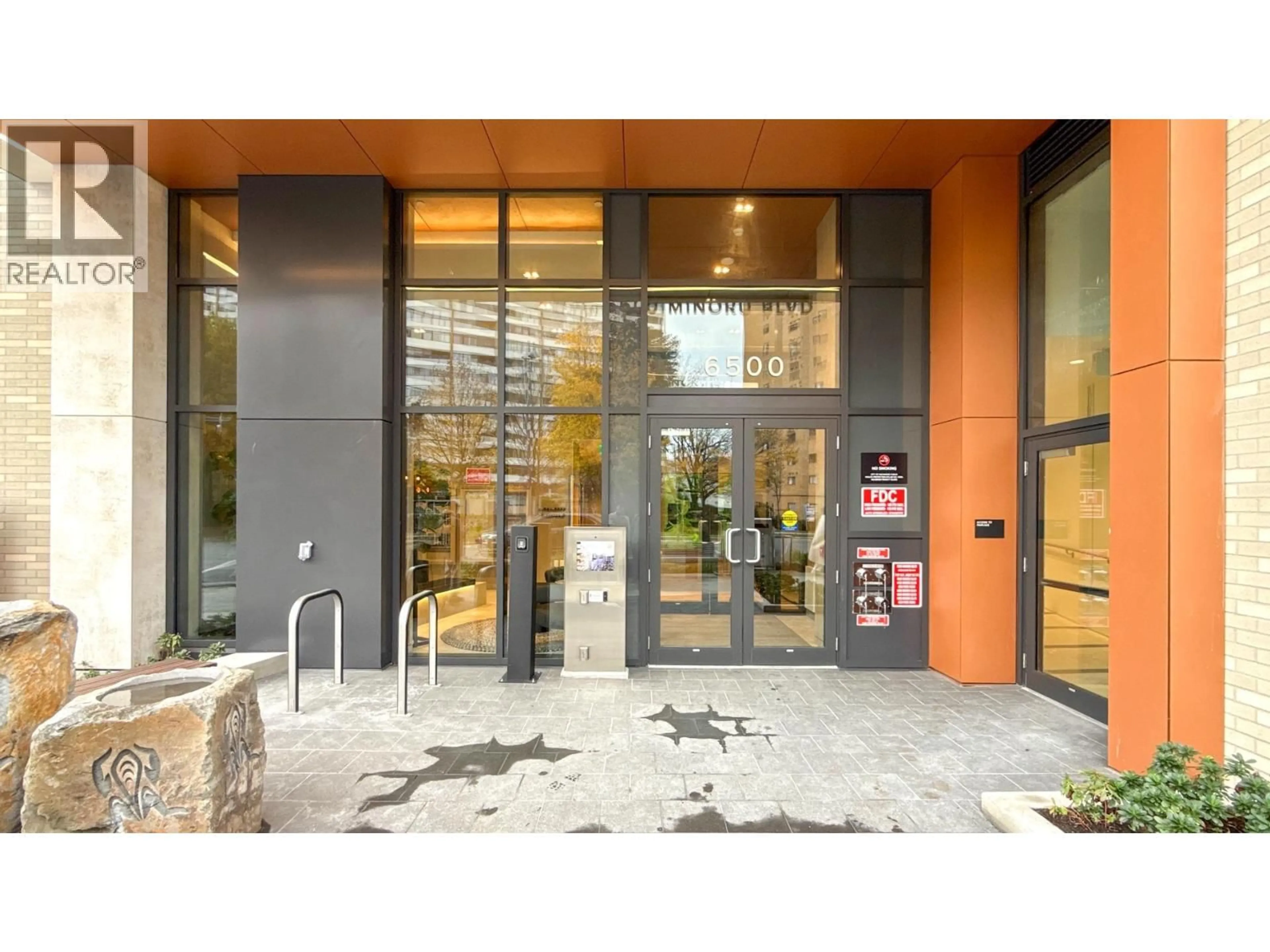 Indoor foyer for 744 - 6500 MINORU BOULEVARD, Richmond British Columbia V6Y0N2