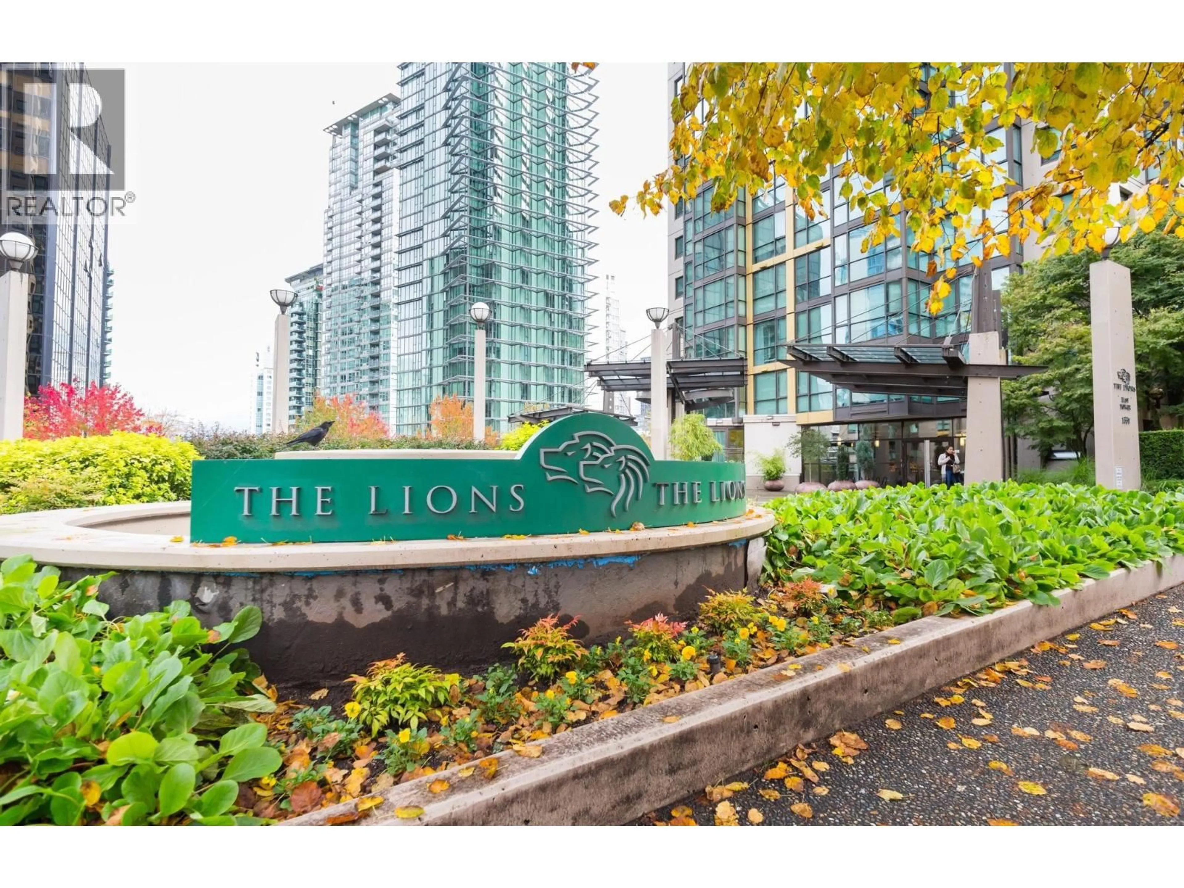 Indoor foyer for 2007 - 1331 ALBERNI STREET, Vancouver British Columbia V6E4S1