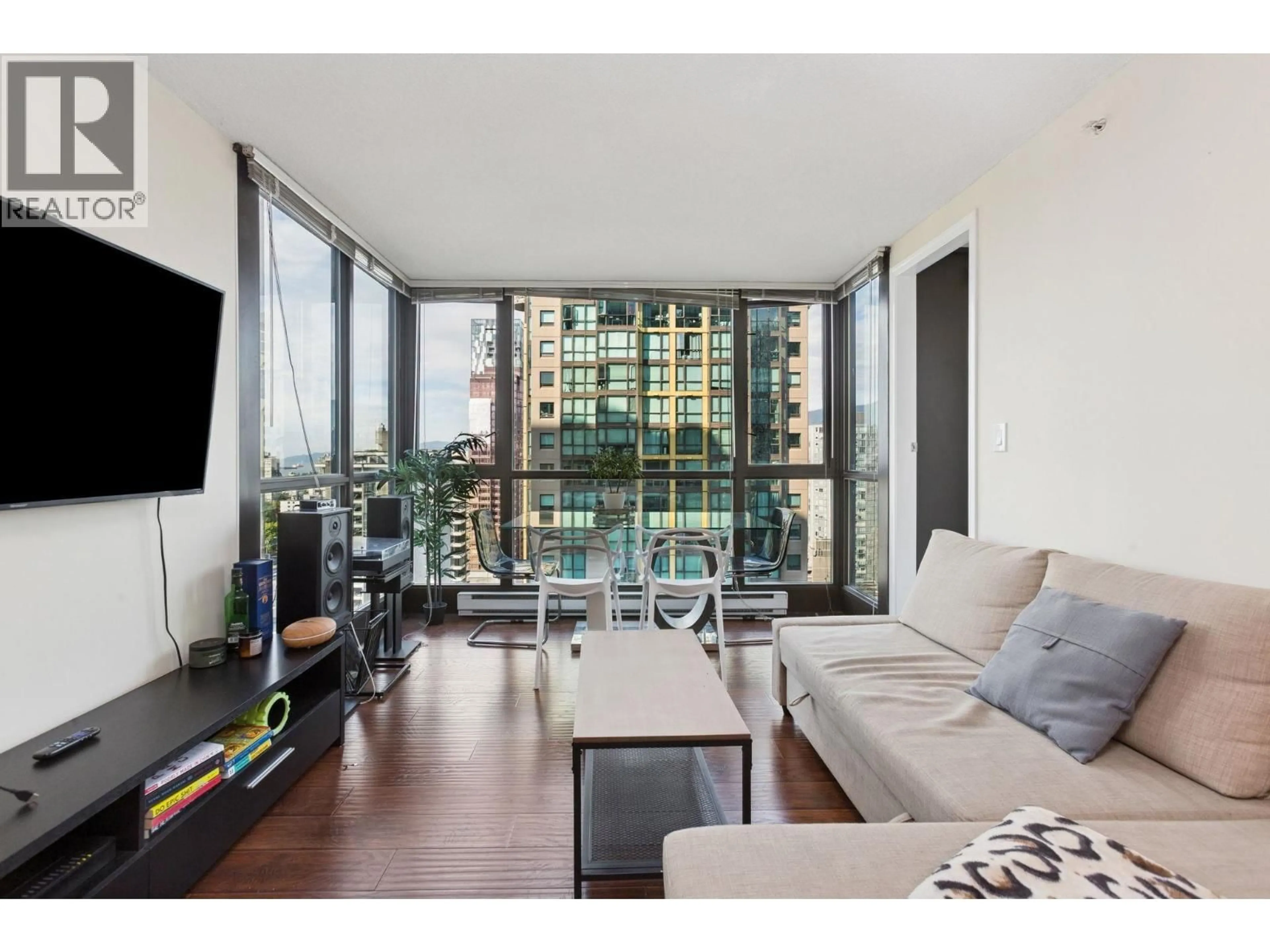 Living room with furniture, wood/laminate floor for 2007 - 1331 ALBERNI STREET, Vancouver British Columbia V6E4S1